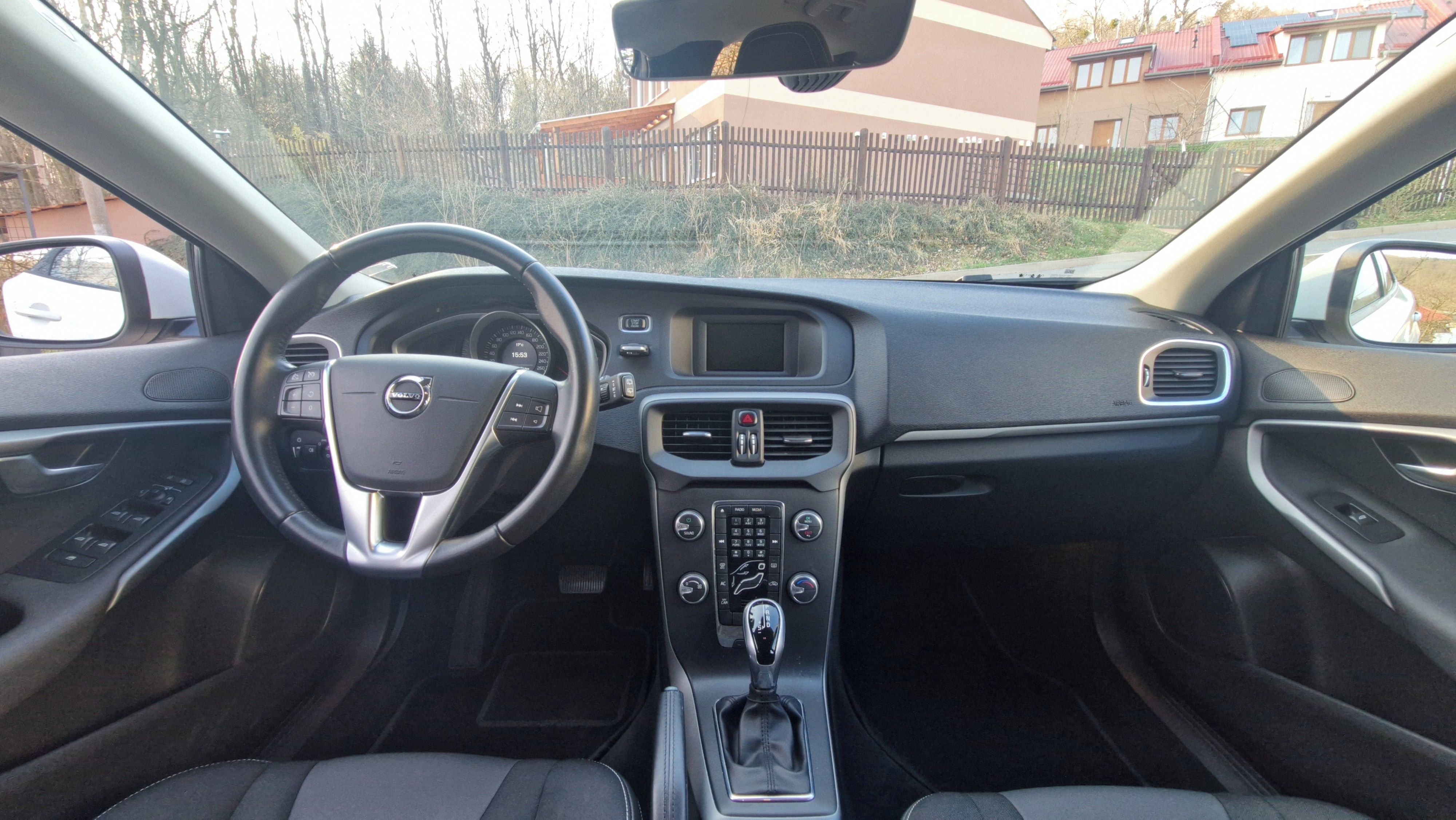 Volvo V40, VOLVO V40 D3 2.0 AUT., Z.PNEU - fotka 5
