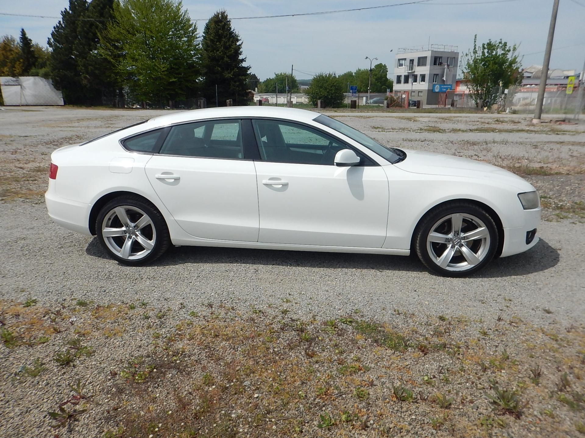 Audi A5, 2.0 TDI, MANUÁL, DIGIKLIMA - fotka 5