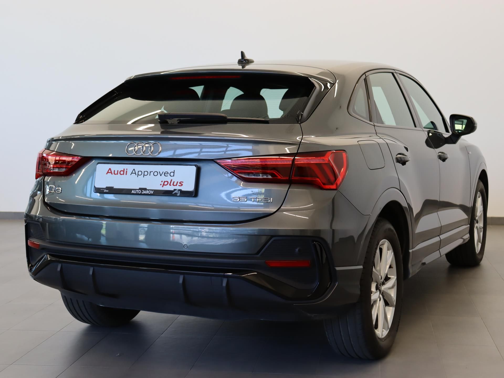 Audi Q3, S line 35 TFSI 110 KW - fotka 2