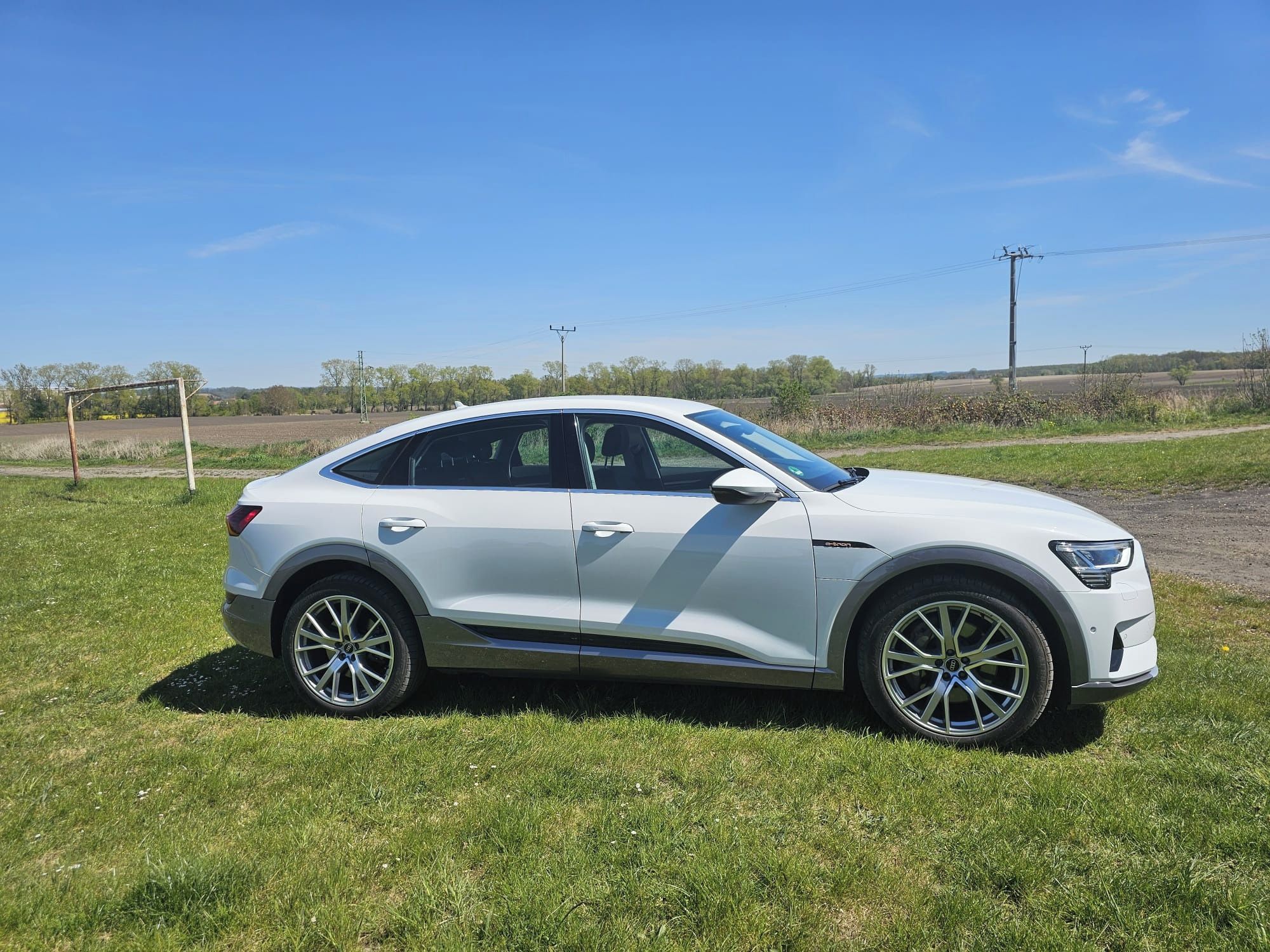 Audi e-tron, Sportback 55 4x4 300kW - fotka 2