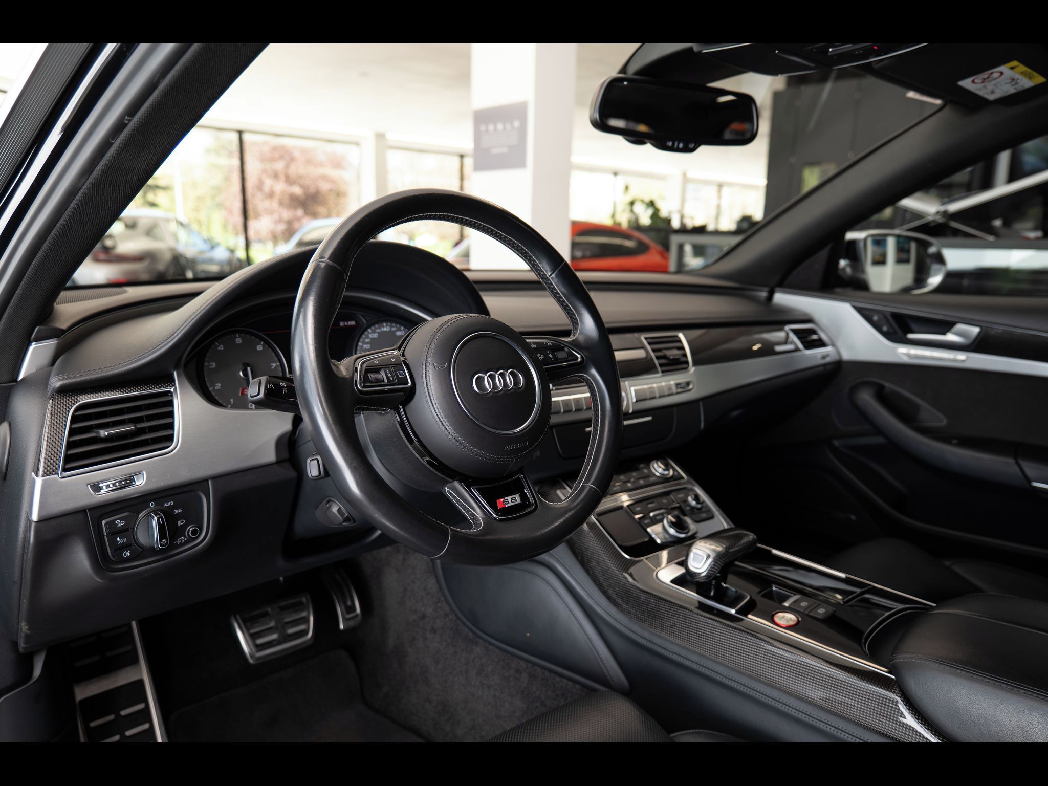 Audi S8 - fotka 5