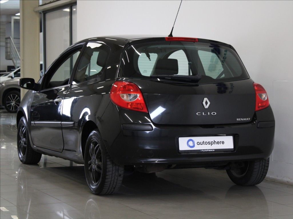 Renault Clio, 1,6 i 65kW MT Digi.klima - fotka 3