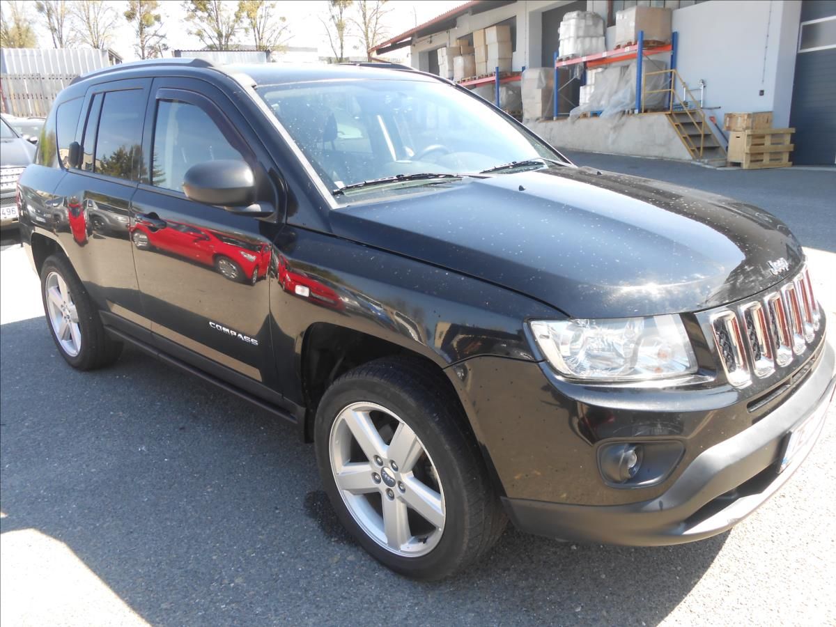 Jeep Compass, 2,2 CRD 4x4 120Kw - fotka 3