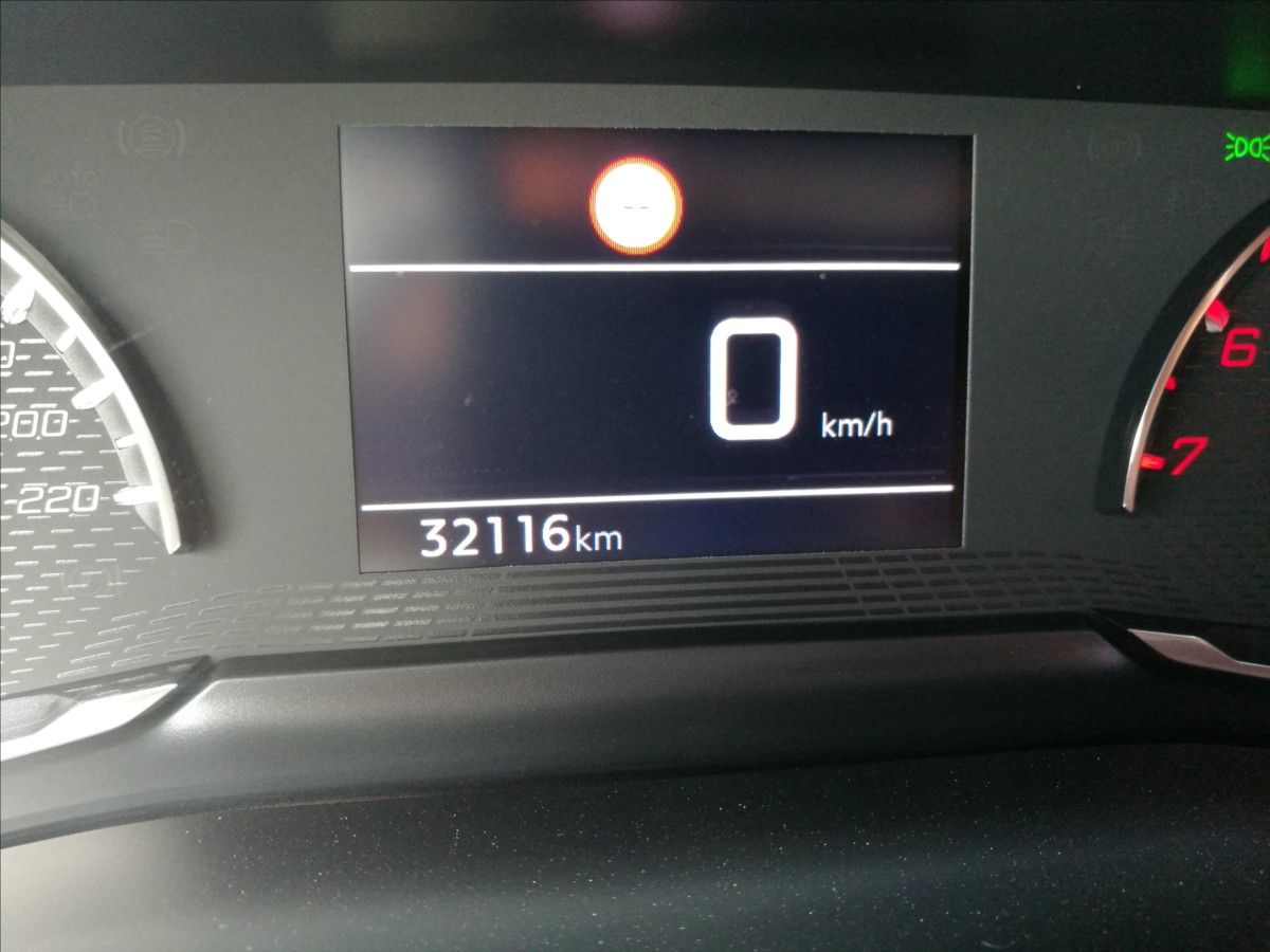 Peugeot 208, 1,2 PureTech - fotka 6