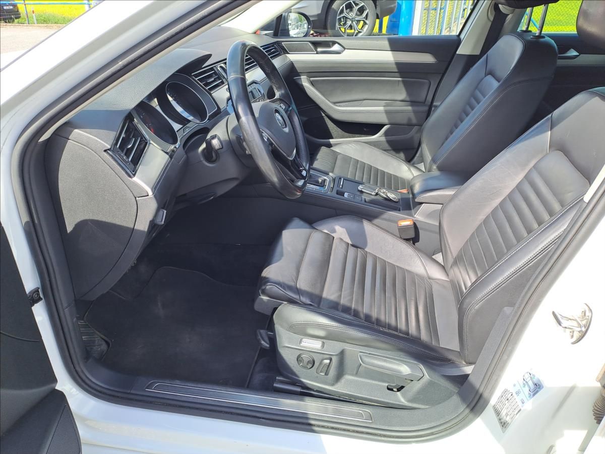 Volkswagen Passat, 2,0 TSI 162 kW - fotka 5