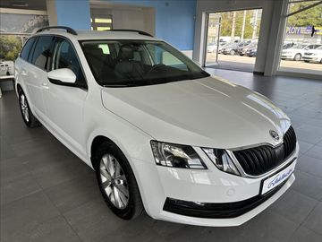1,0   TSI 85kW,TAŽNÉ,NAVIGACE