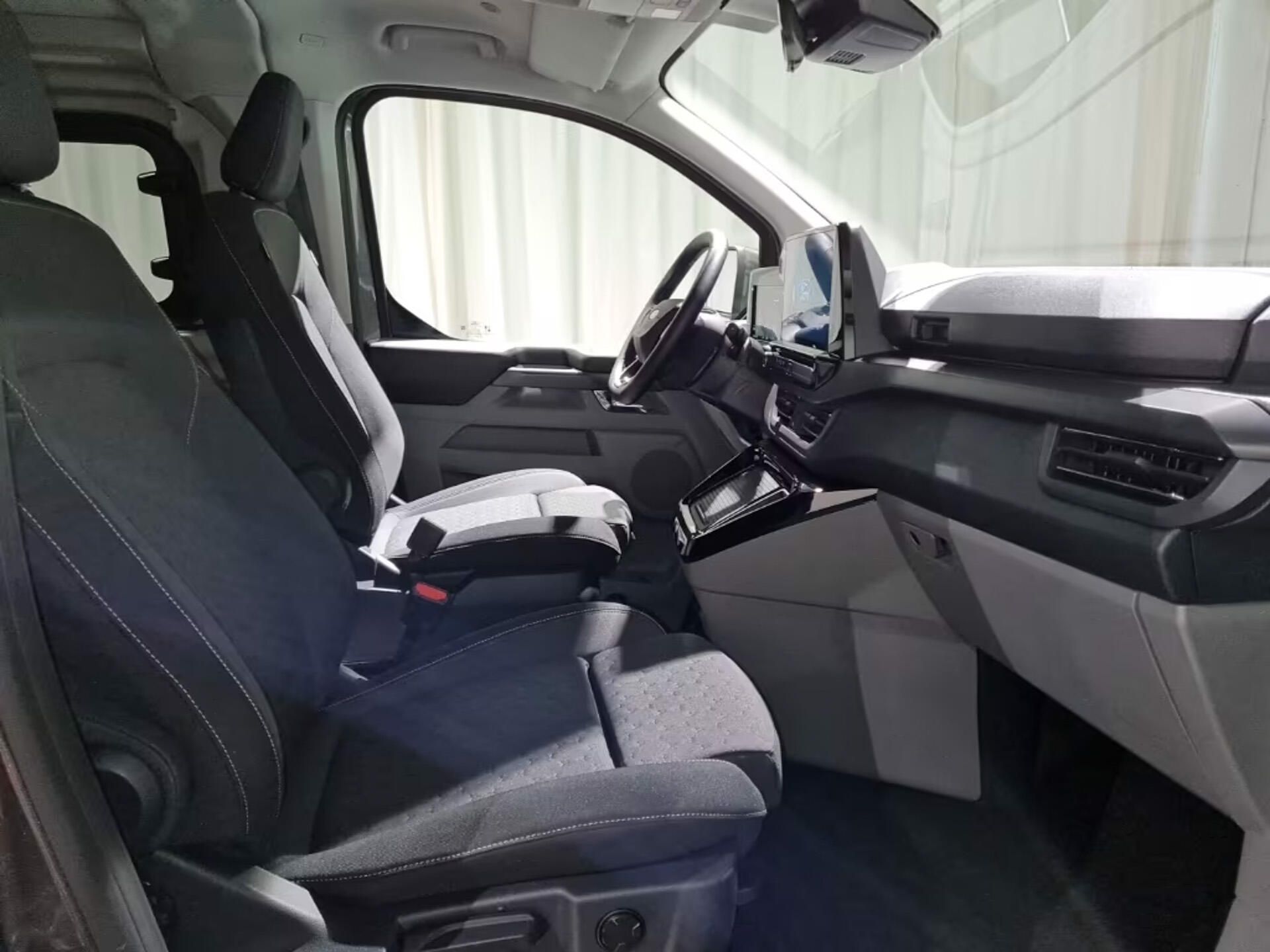 Ford Tourneo Custom, Nugget Titanium 320 L2 - fotka 4
