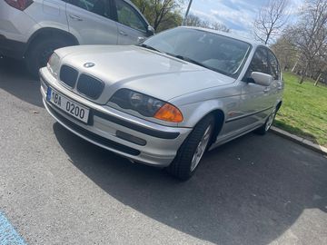 320i