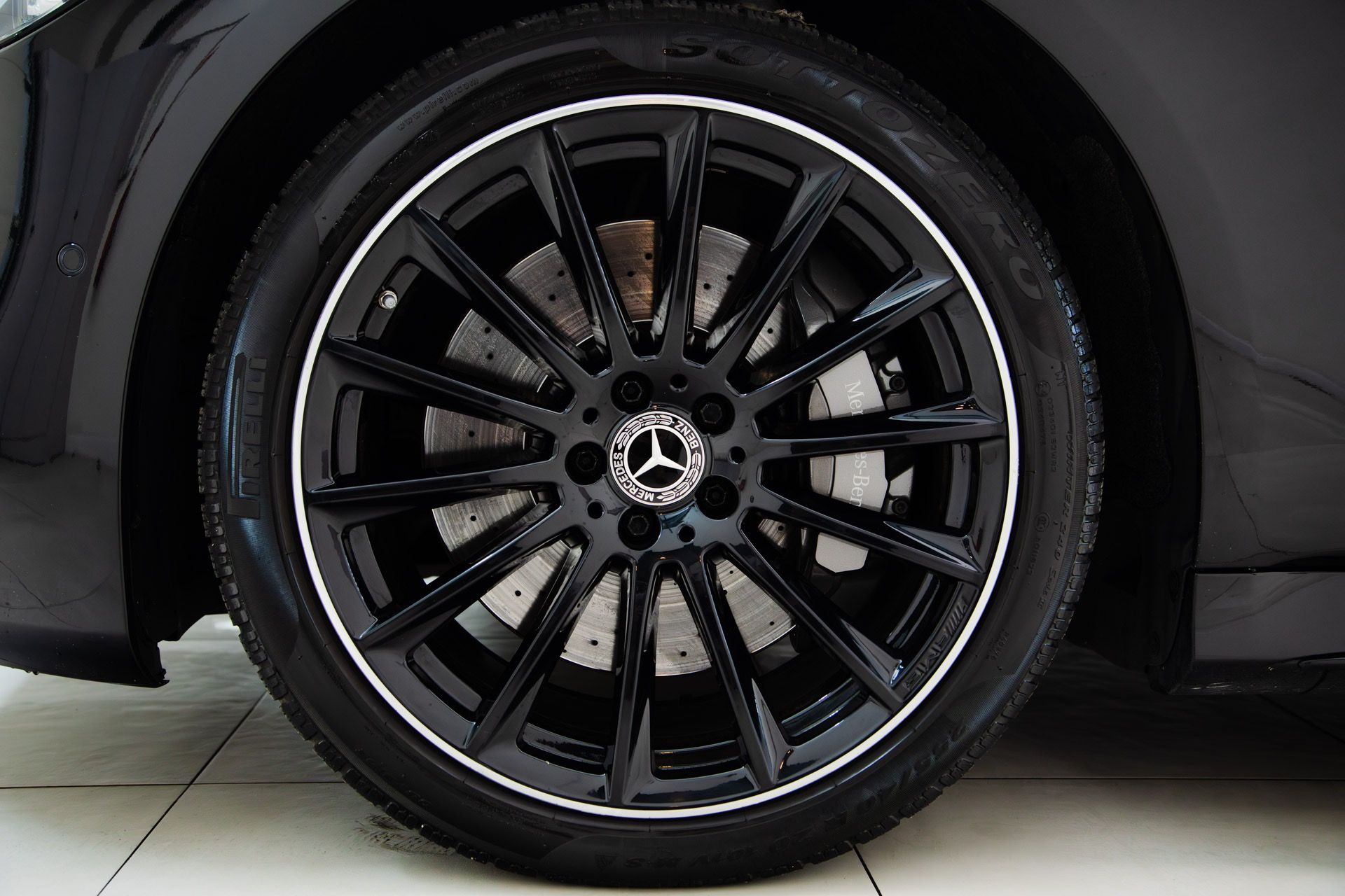 Mercedes-Benz Třídy S, 400 d 4M/AMG/PREMIUM+/4WS/360 - fotka 4