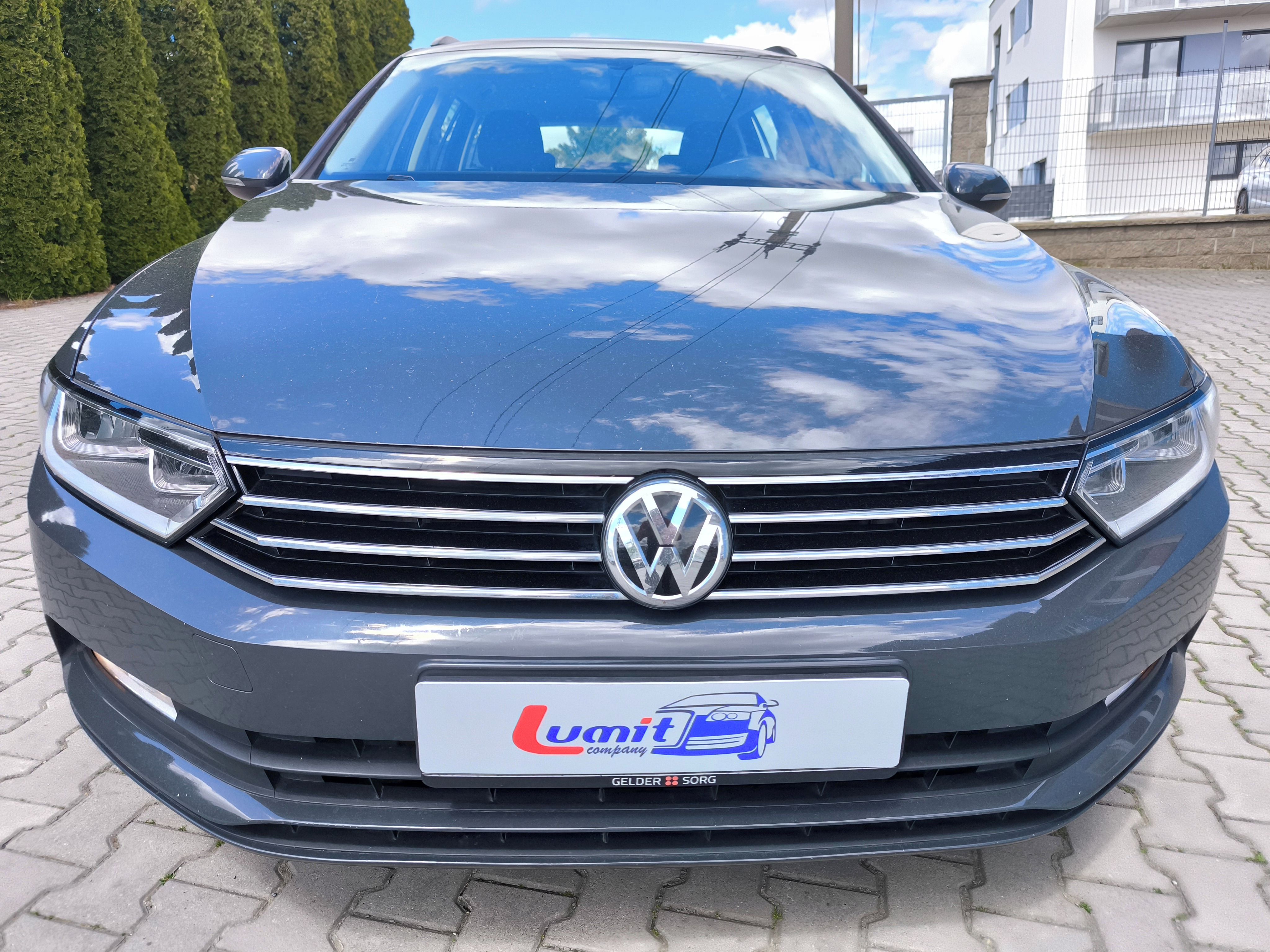Volkswagen Passat, 2.0 TDi Trendline - fotka 2