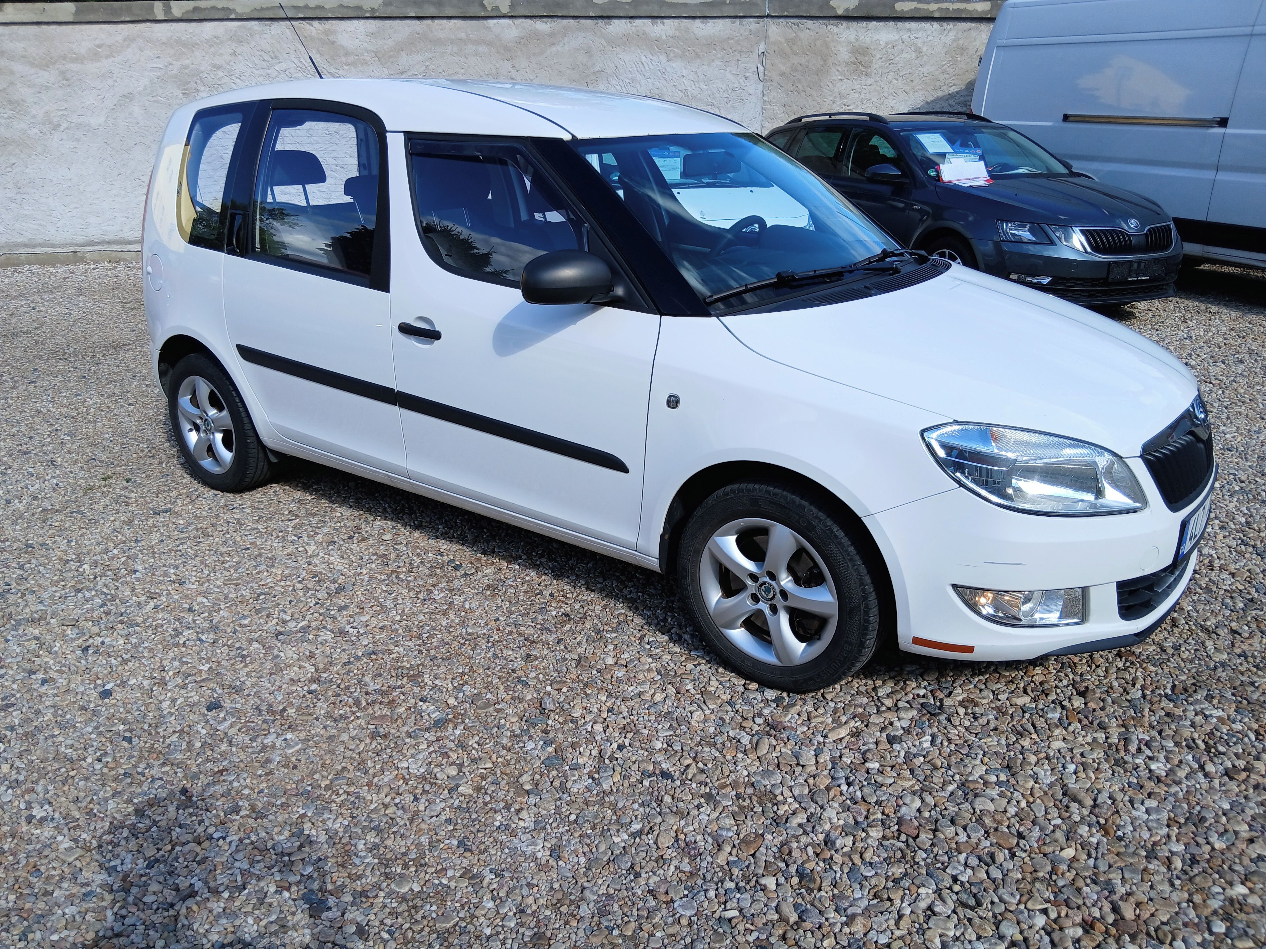 Škoda Roomster, 1.2TDi 55KW Ambi +Zim.kola - fotka 3