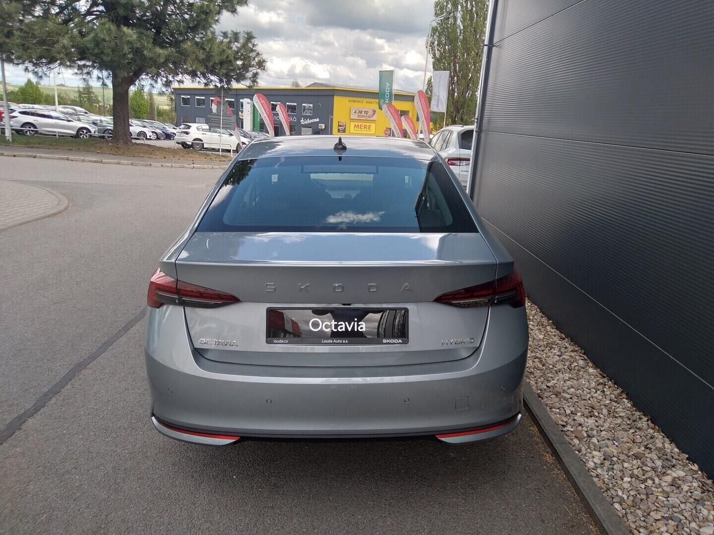 Škoda Octavia, Selection 1,5 TSI m-HEV 110 kW - fotka 3