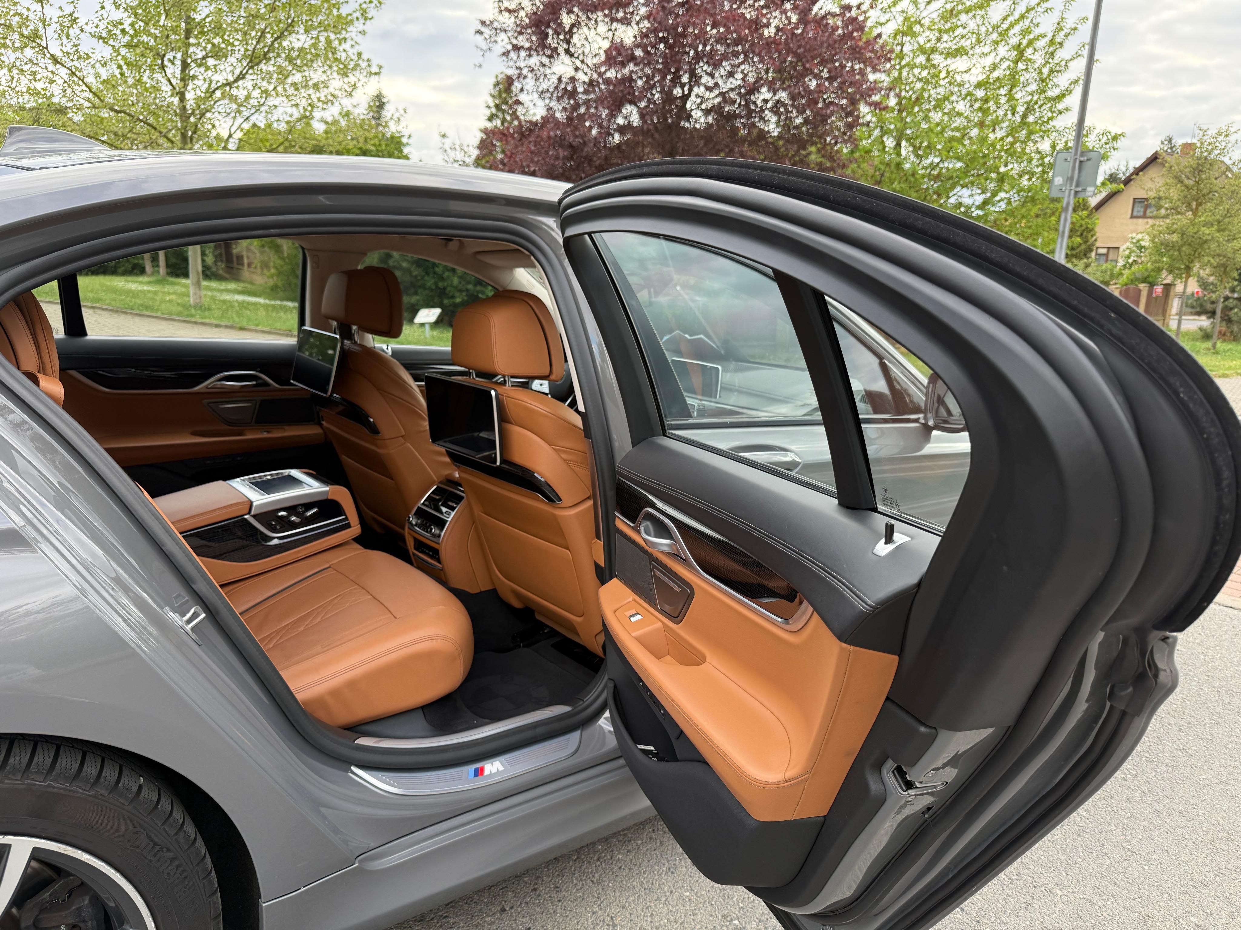 BMW Řada 7, BMW 750i M-pak velmi bohat.výb - fotka 6