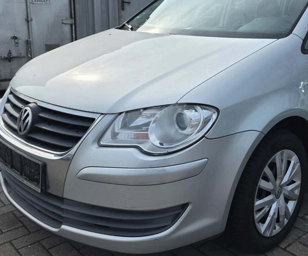 Volkswagen Touran, 1.6 MPi 75KW TAŽNÉ 7-MÍST TOP