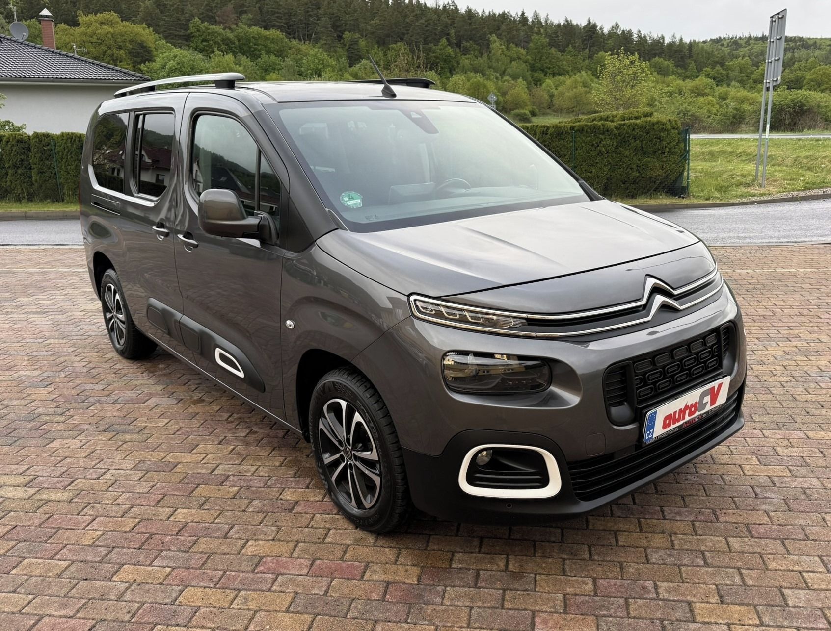 Citroën Berlingo, FEEL XL 1.5 HDI 96kW 7 MÍST - fotka 5