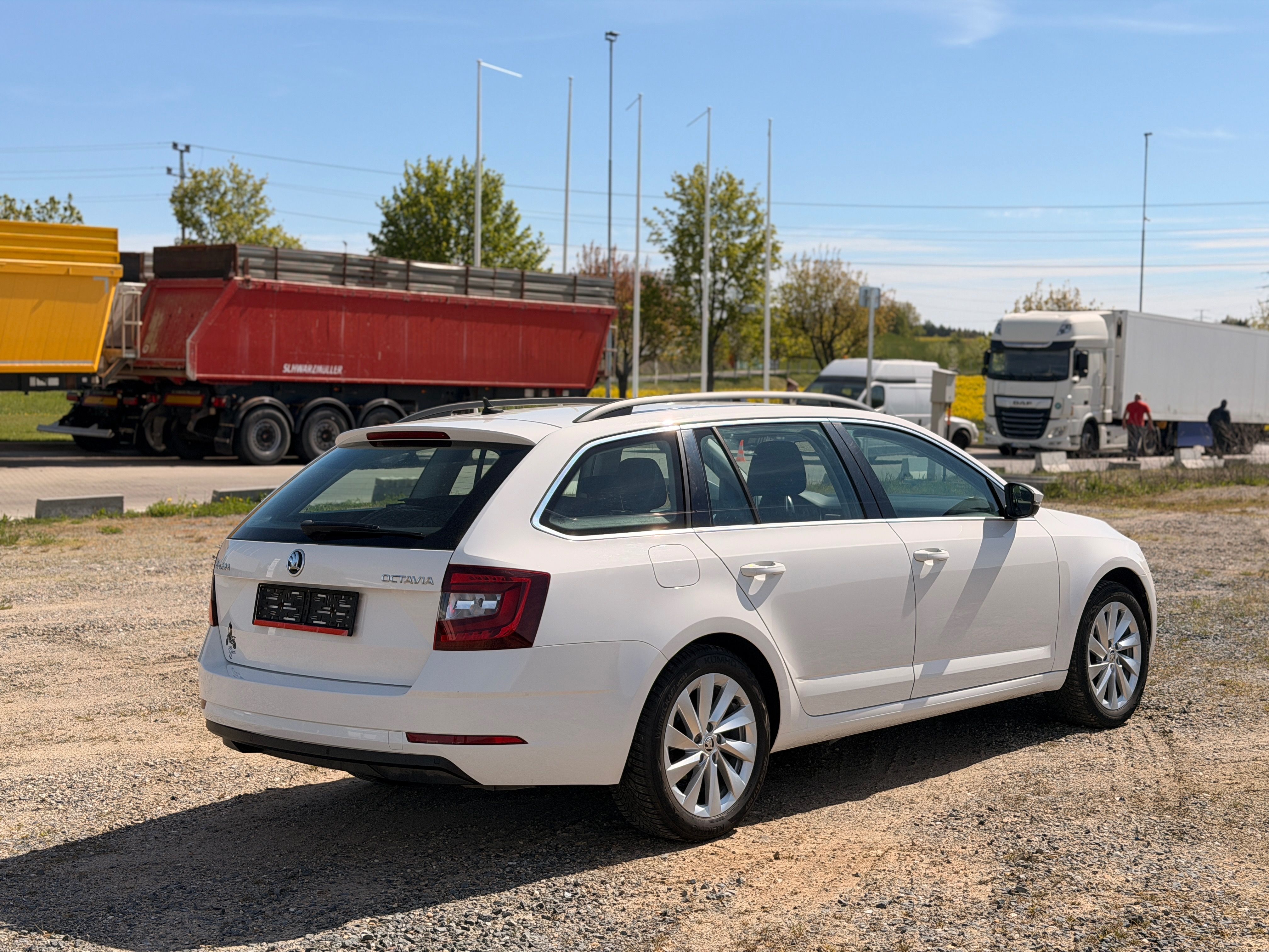 Škoda Octavia, COMBI 1.6TDI STYLE - fotka 4