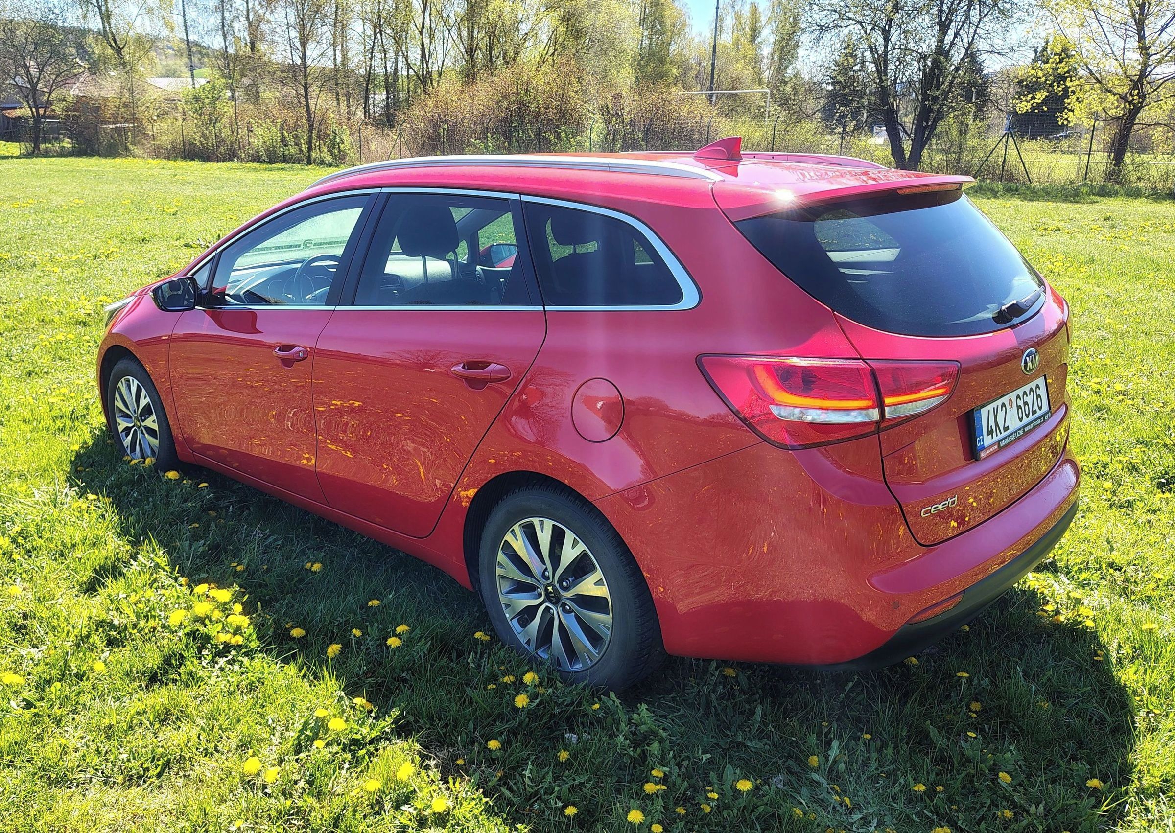 Kia Cee´d, Kia Cee´d SW 1.6 GDI/99kW TOP - fotka 5
