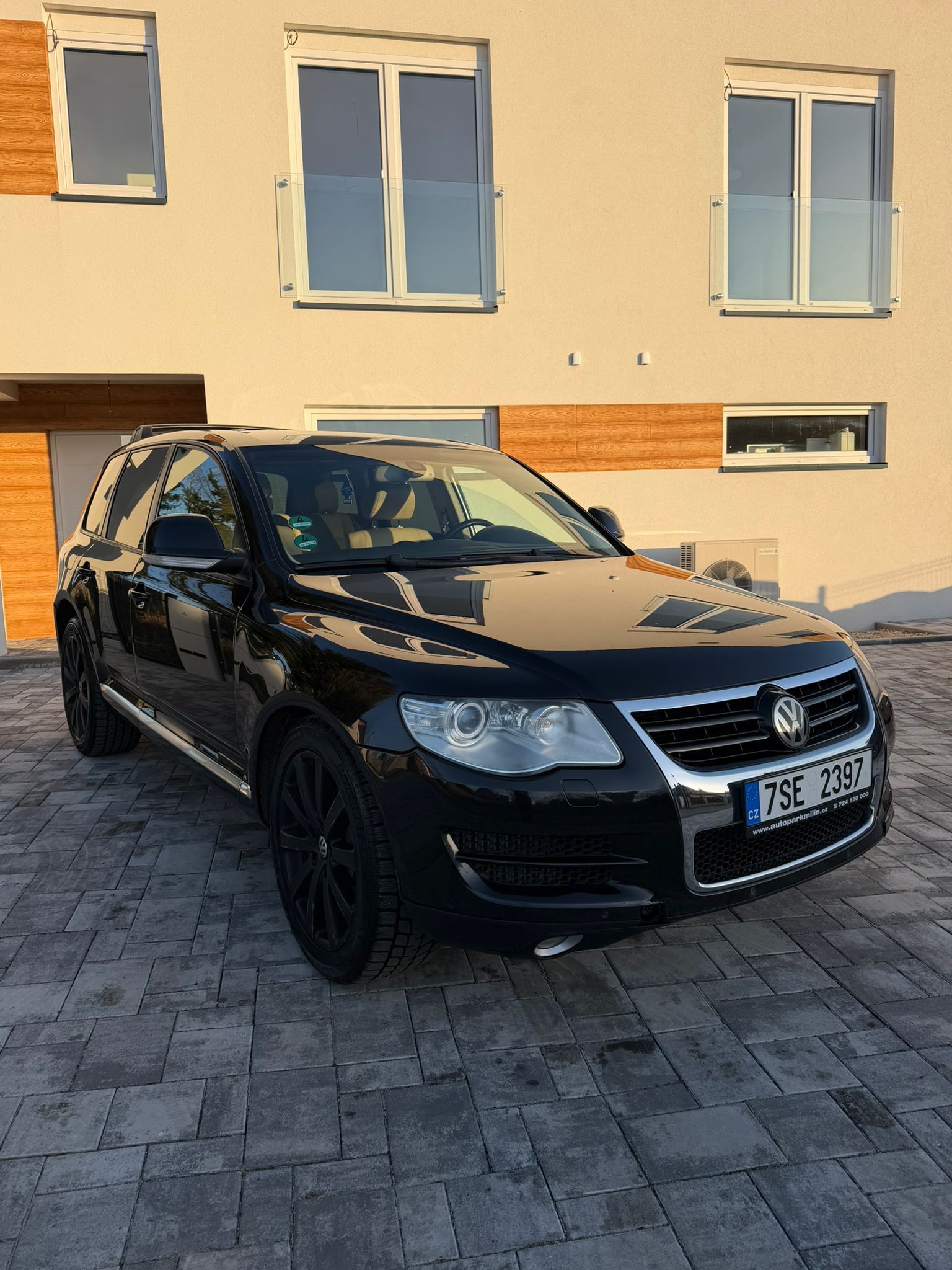 Volkswagen Touareg, 3.0 V6 TDI 176kW R-Line,vzduch
