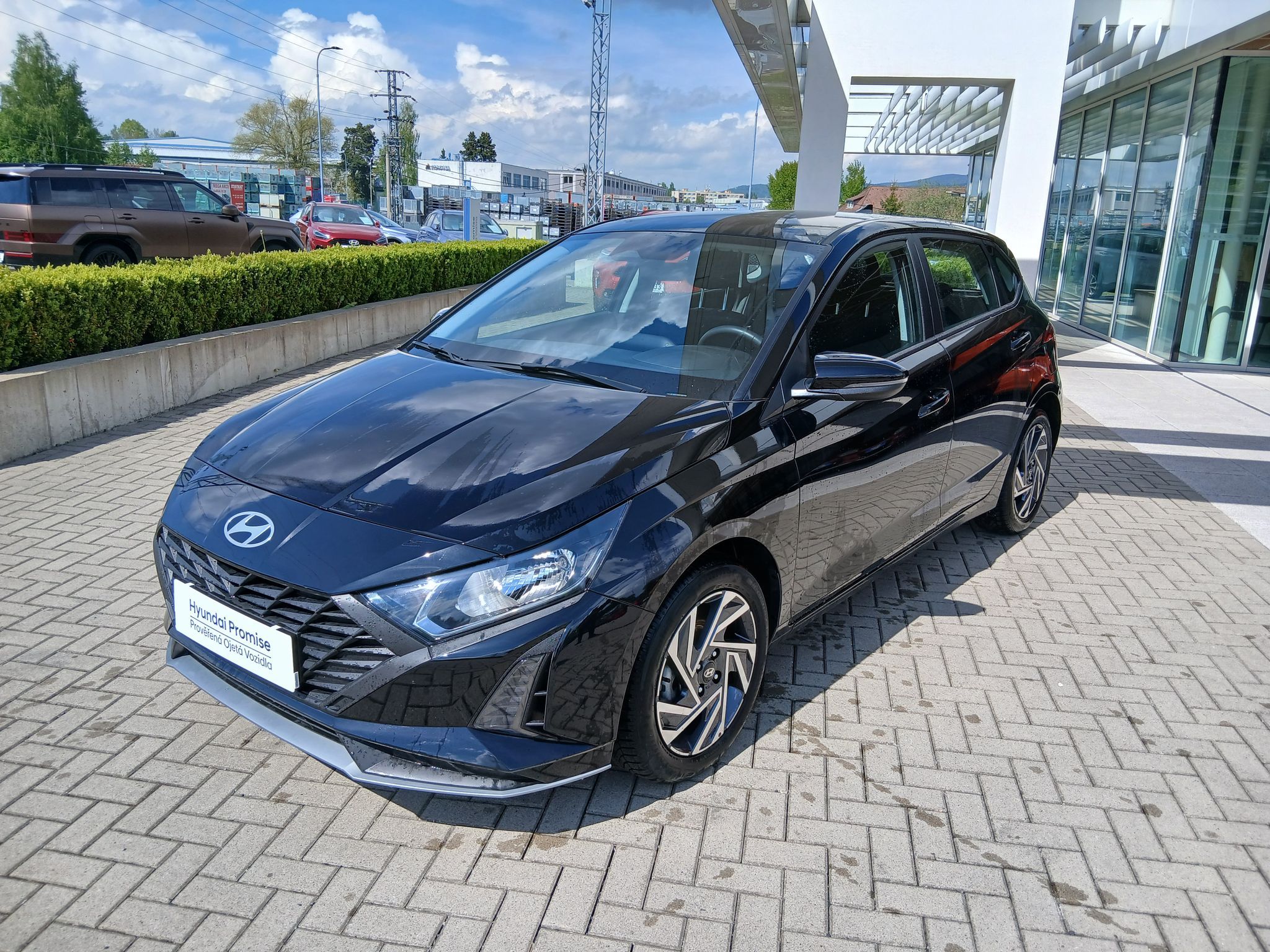 Hyundai i20, 1,2i 77k Wave - fotka 2