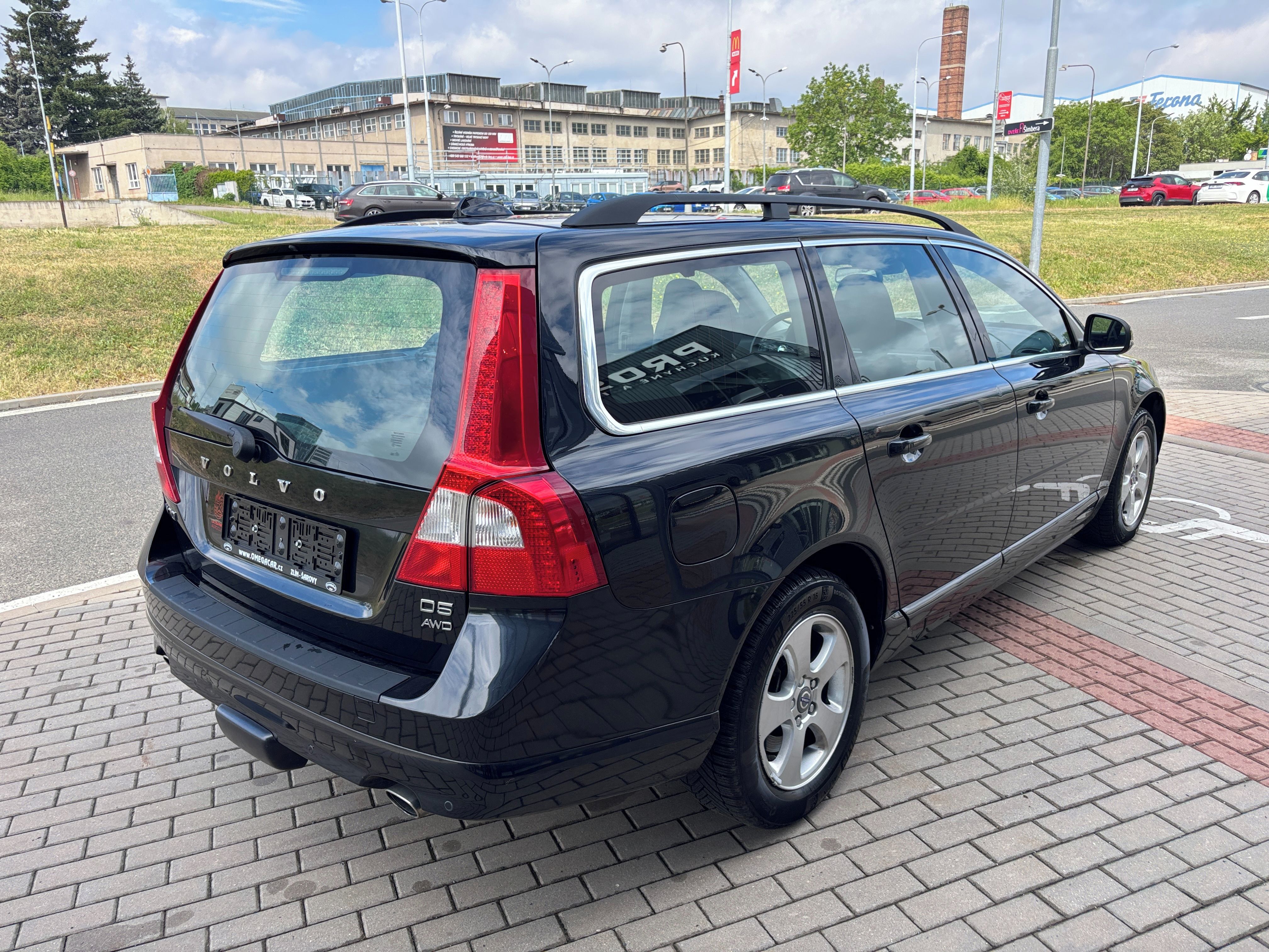 Volvo V70, 2.4 D5 158KW 4x4 Automat - fotka 5