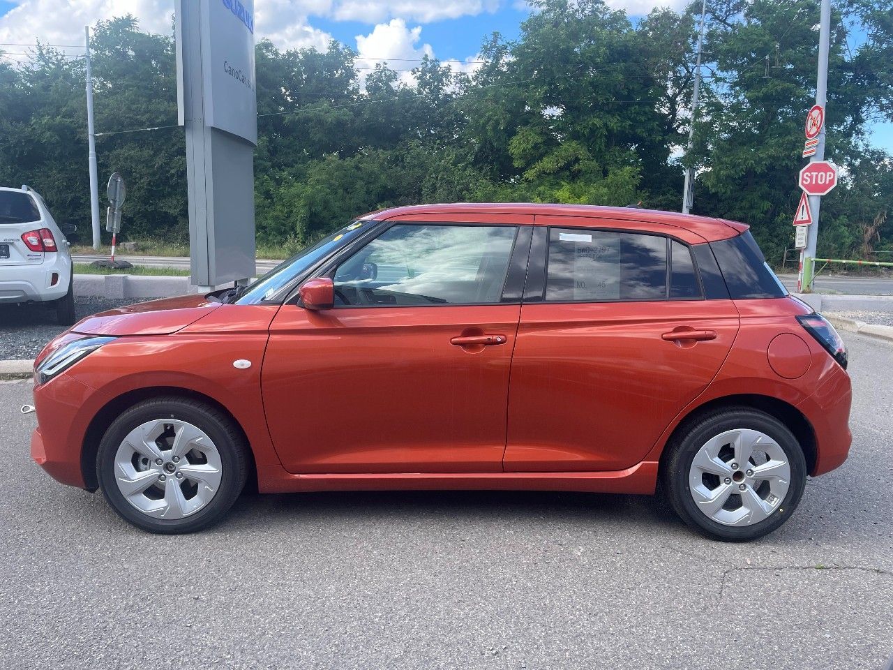 Suzuki Swift, Premium 1,2 DualJet automat - fotka 4