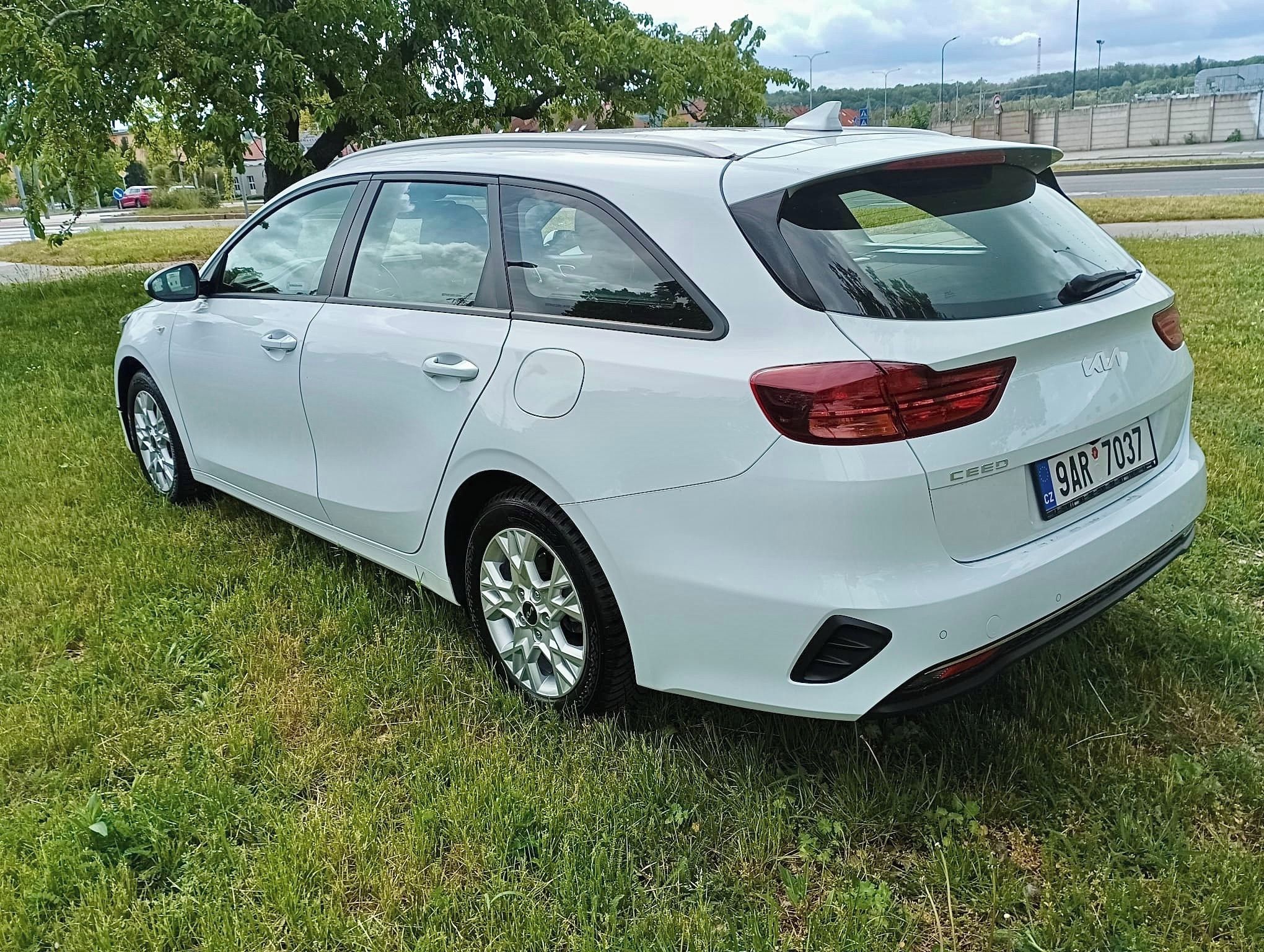 Kia Cee´d, 1,0T-Gdi74kw spin sw - fotka 3