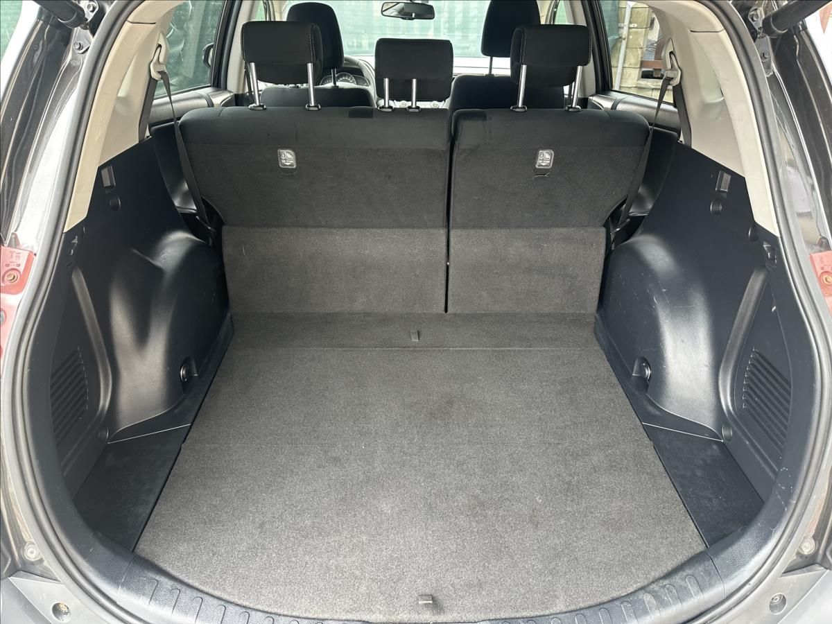 Toyota Rav4, 2,0 4x4 TAŽNÉ - fotka 5
