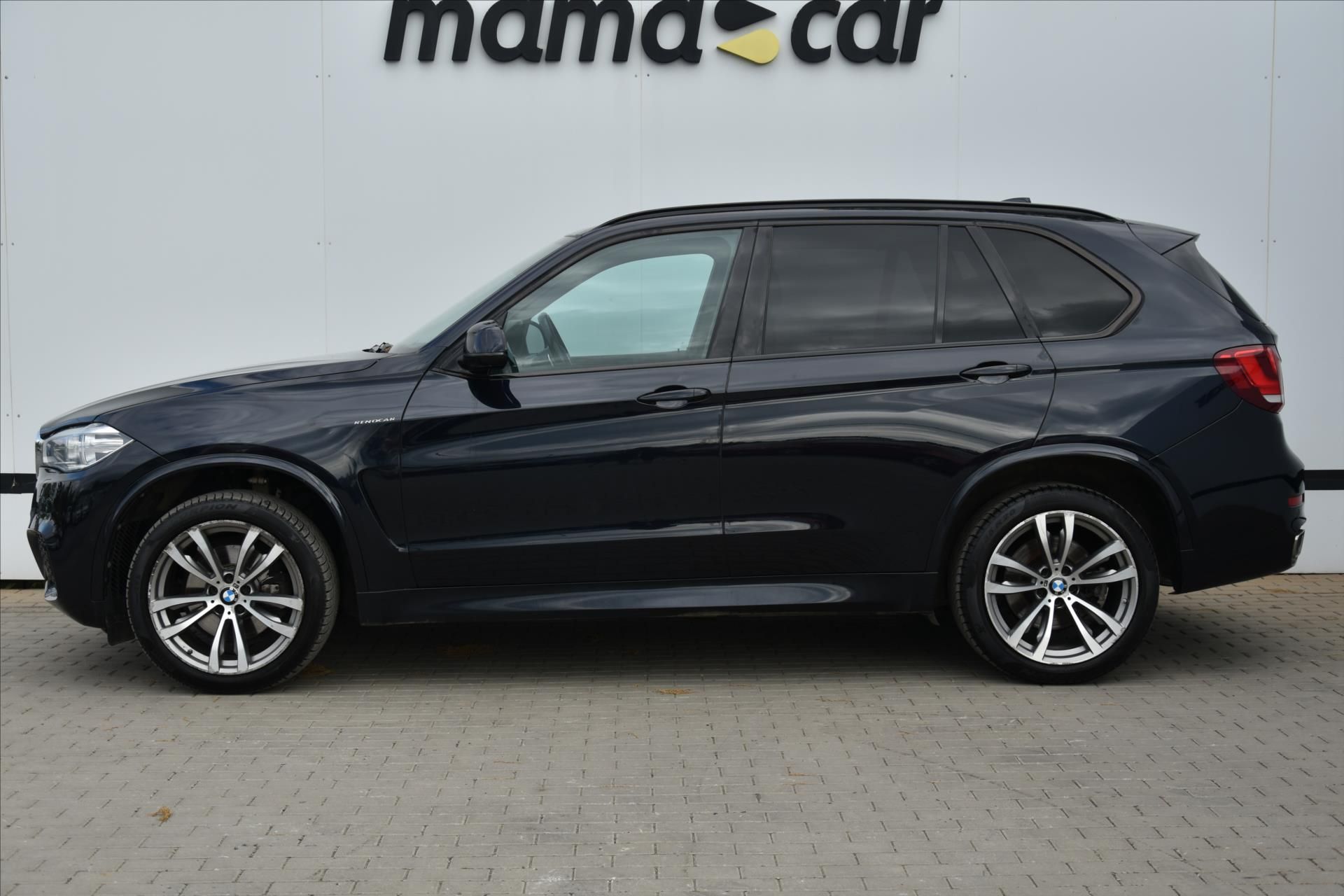 BMW X5, xDrive 40d 230kW MPAKET ČR - fotka 4
