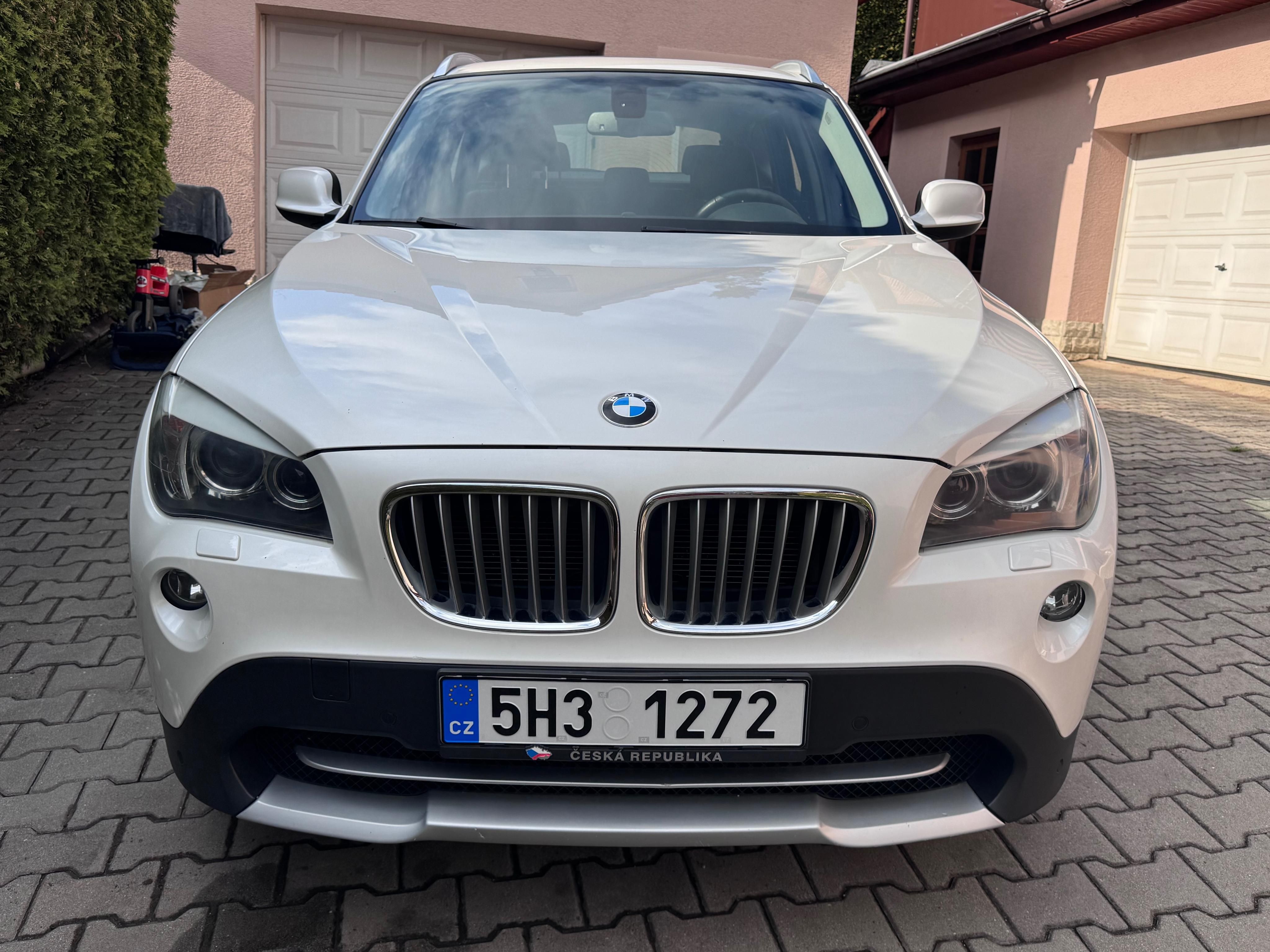 BMW X1, xDrive 23d + nosič na kola - fotka 5