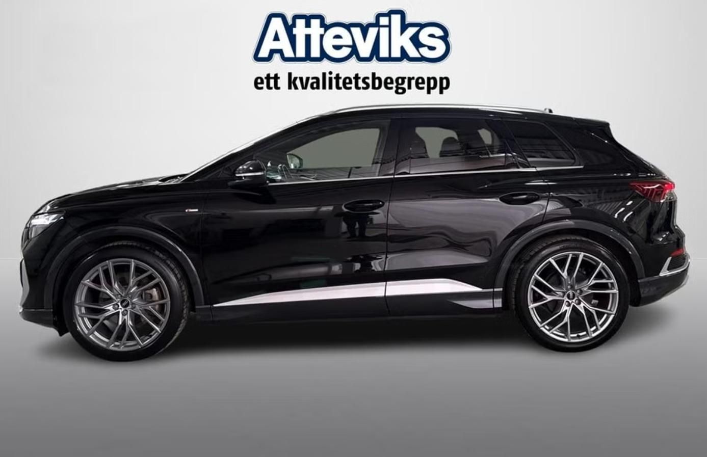 Audi Q4 e-tron, 40 e-tron S-Line LED BLIS - fotka 6
