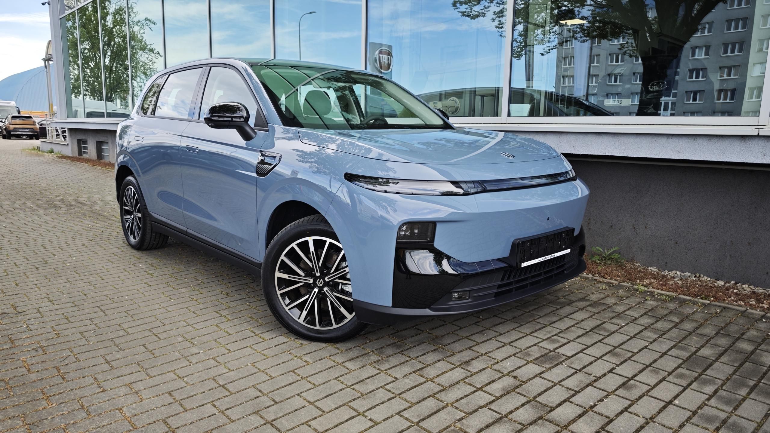 Leapmotor B10, Life 1.5T EV hybrid