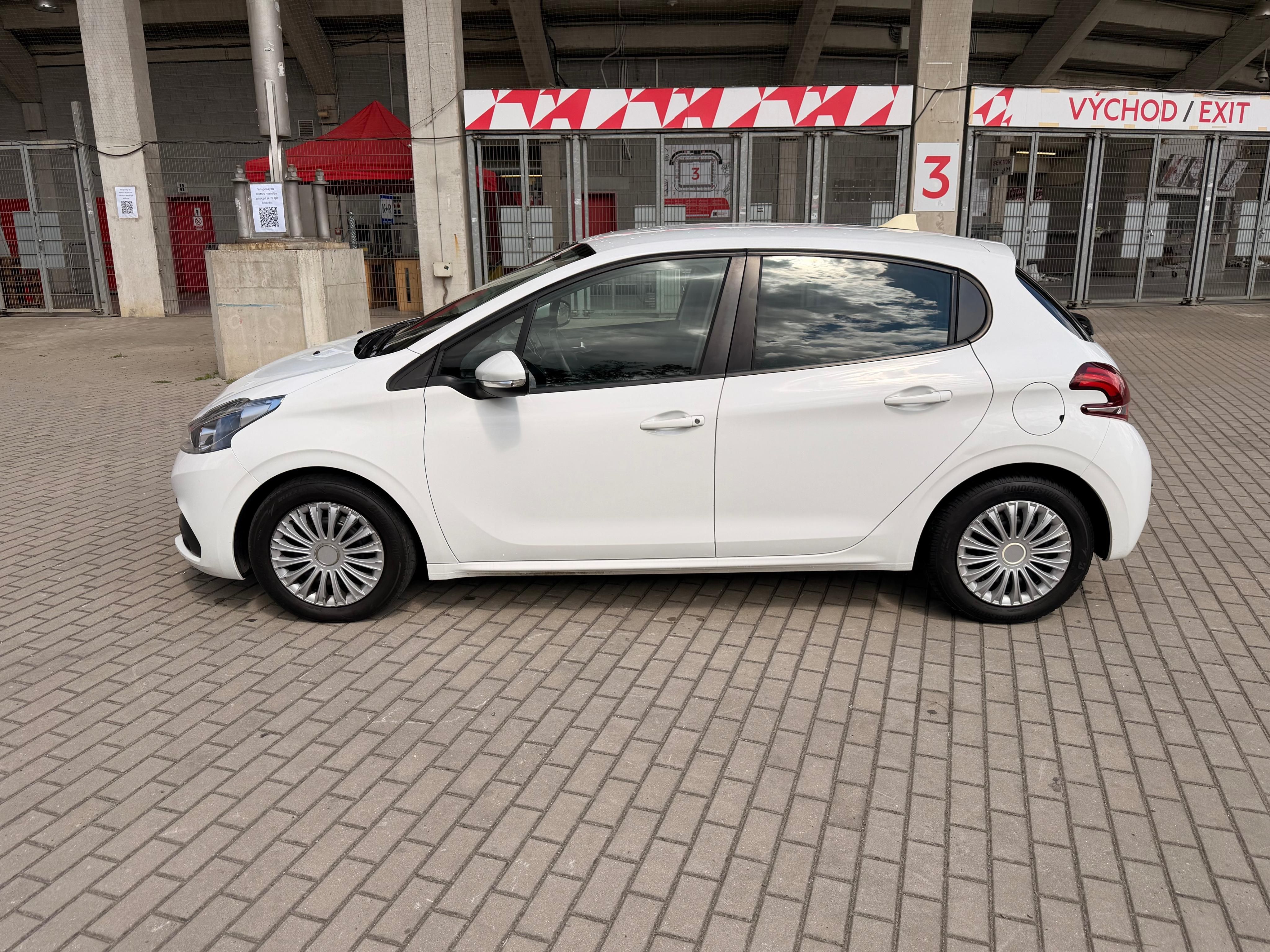 Peugeot 208, 1,6HDI, 55kw, Původ ČR, L+Z - fotka 2