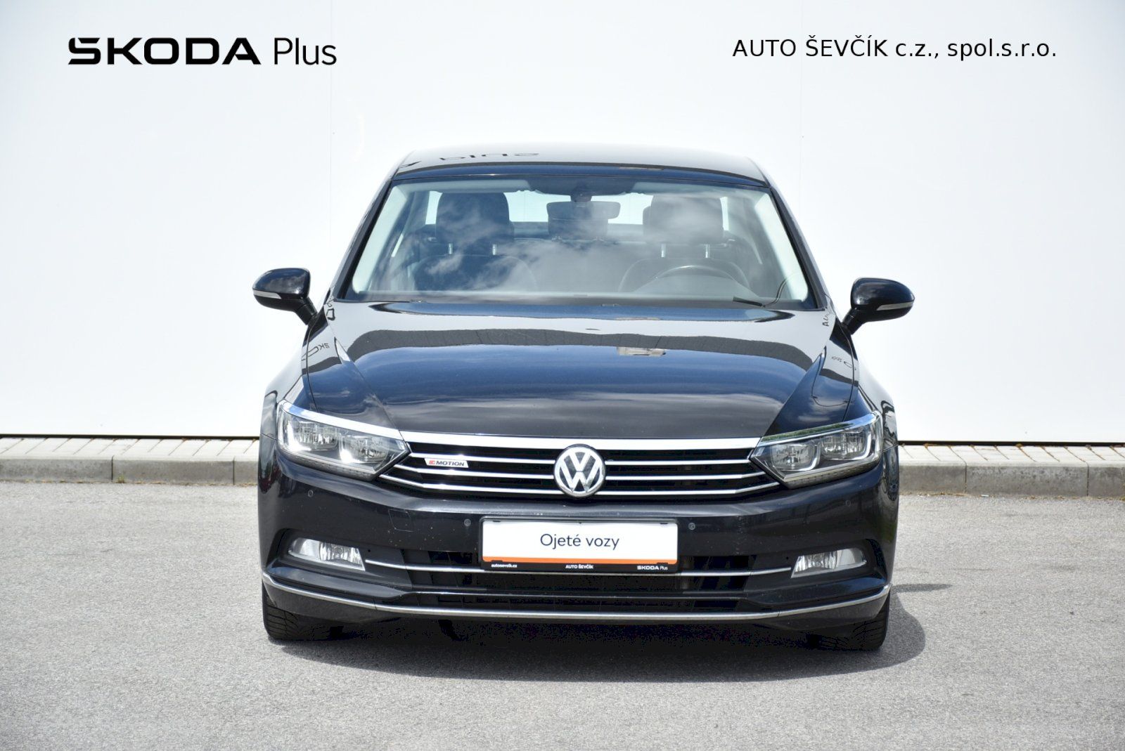 Volkswagen Passat, HIGHLINE 2.0 BiTDI 176kW DSG 4 - fotka 4