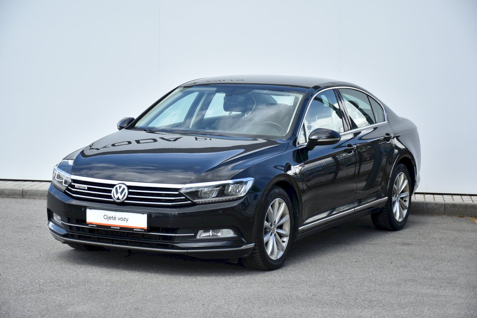 Volkswagen Passat, HIGHLINE 2.0 BiTDI 176kW DSG 4 - fotka 6