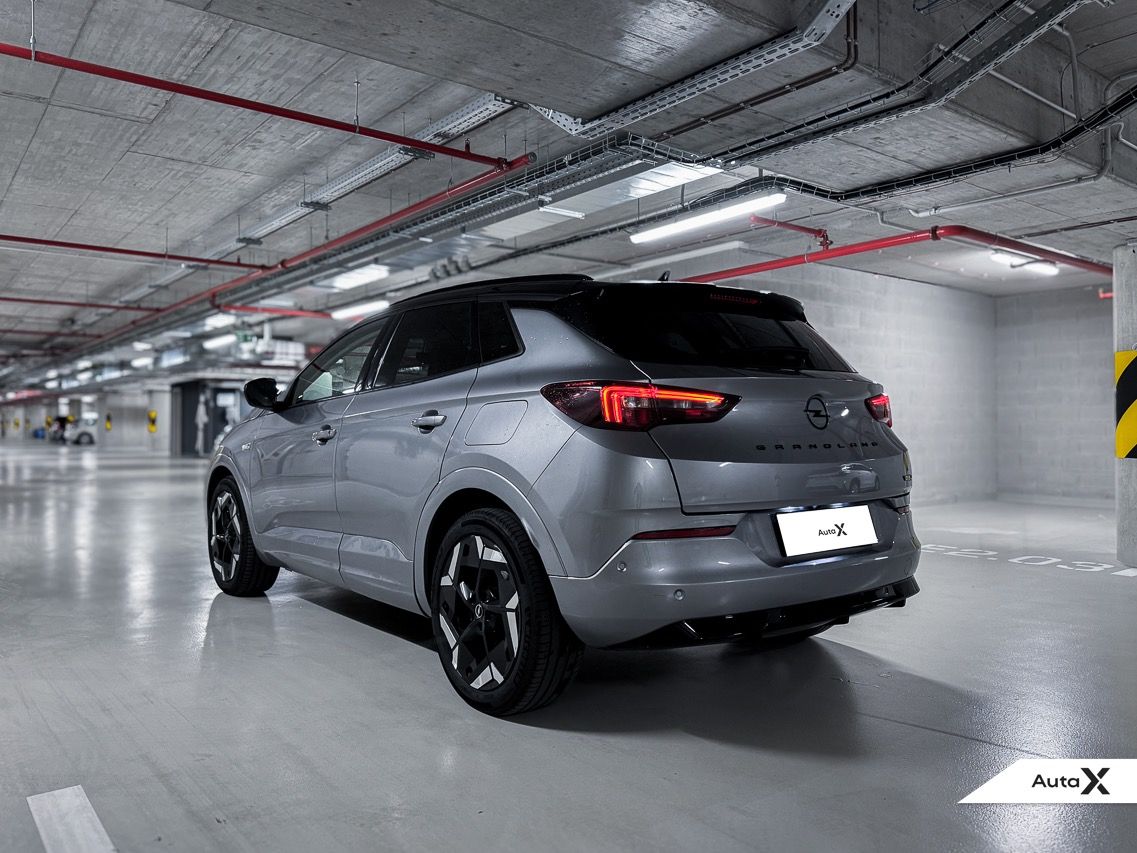 Opel Grandland, GSe Plug-in Hybrid4 AWD 221 kW - fotka 5