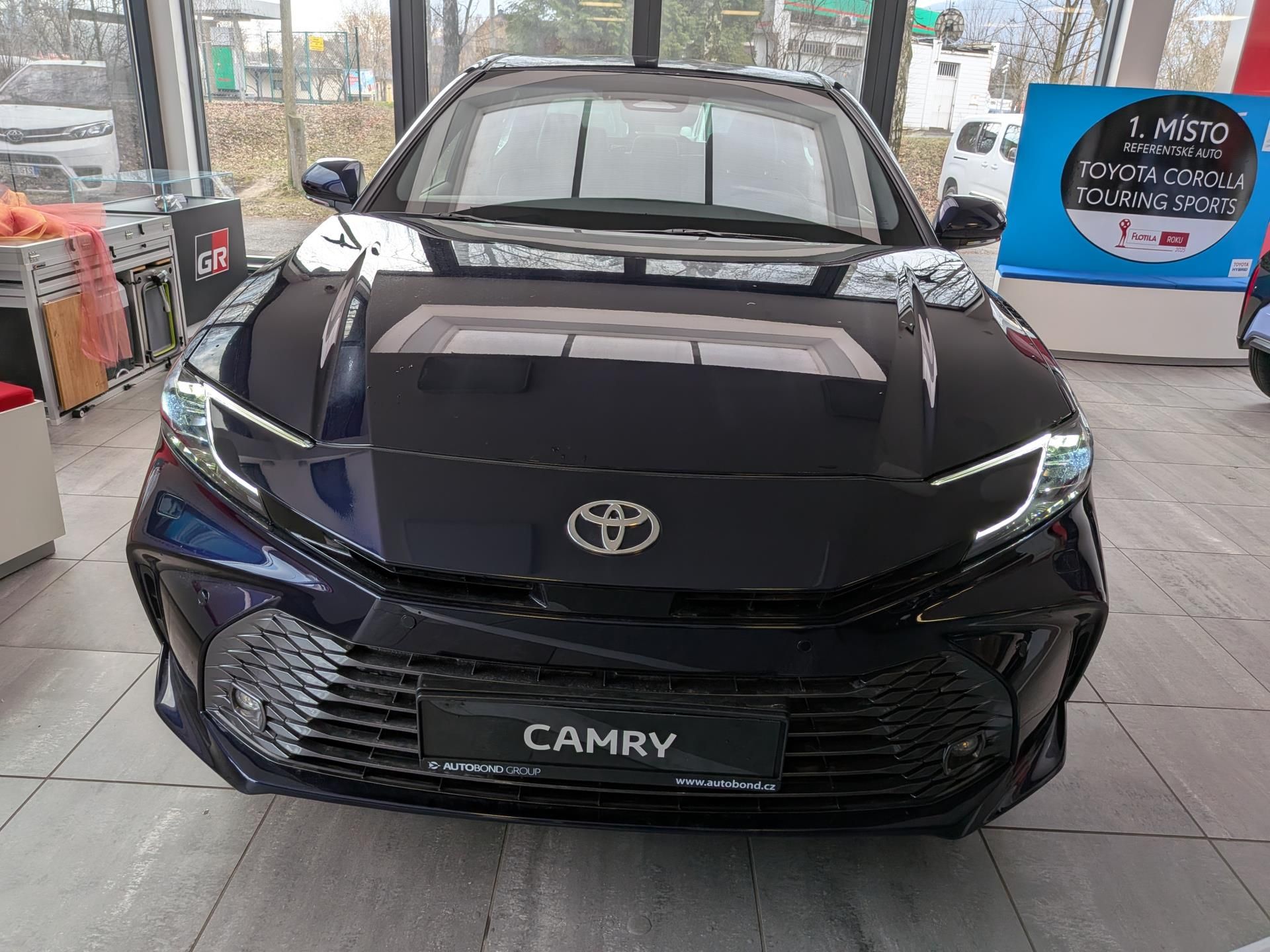 Toyota Camry, Prestige 2.5 Hybrid (230 k) - fotka 4