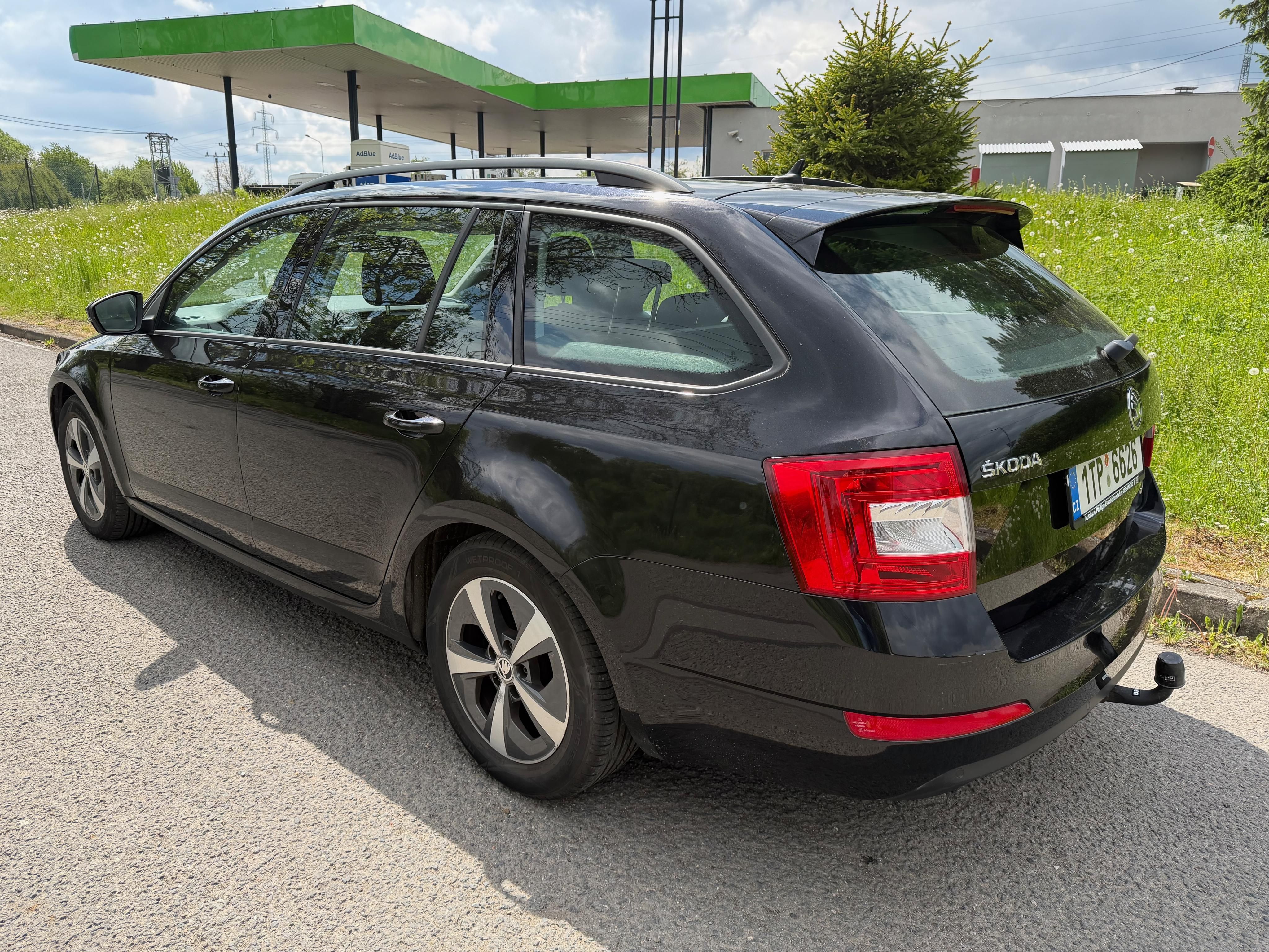 Škoda Octavia, 1.6TDi-81kw,tažné,prav.servis - fotka 3