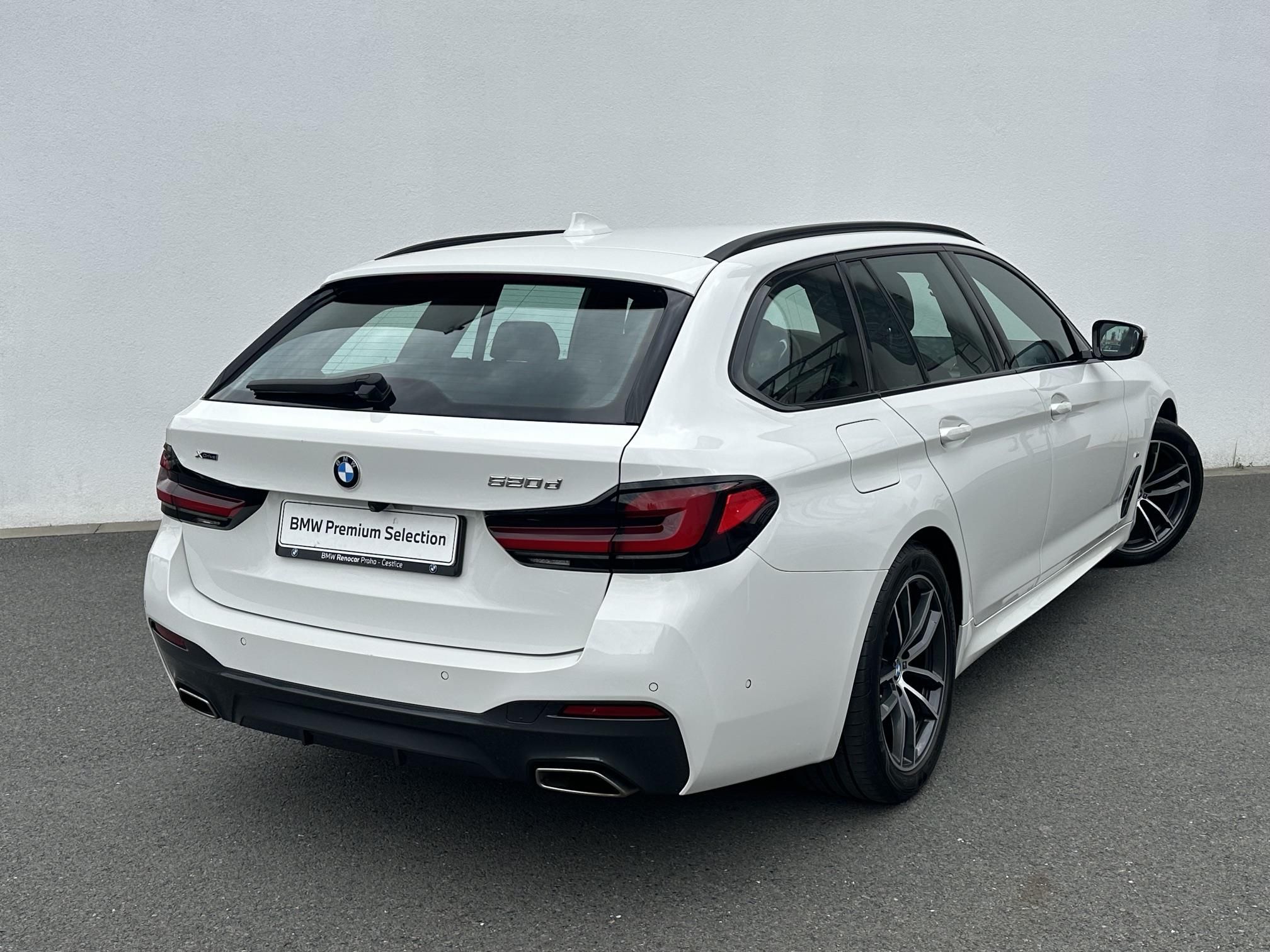 BMW Řada 5, 520d xDrive Touring Mpaket - fotka 2