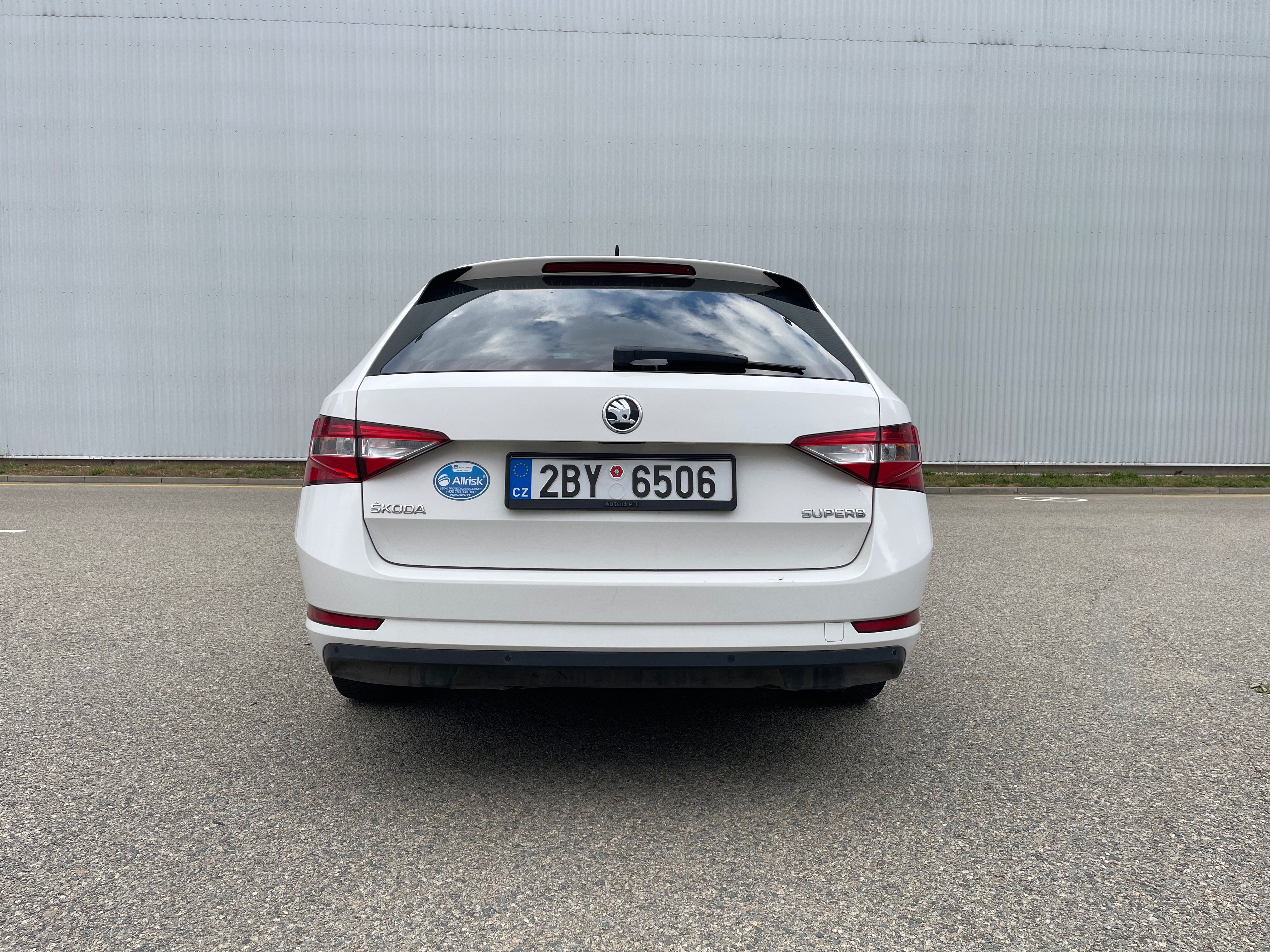 Škoda Superb, 110 kW, EURO 6, bílá - fotka 4