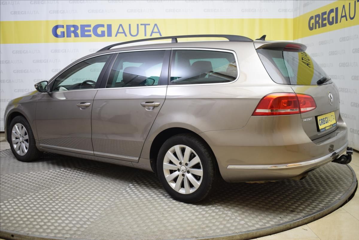 Volkswagen Passat, 1,4 TSi PO SERVISU,TOP STAV - fotka 5