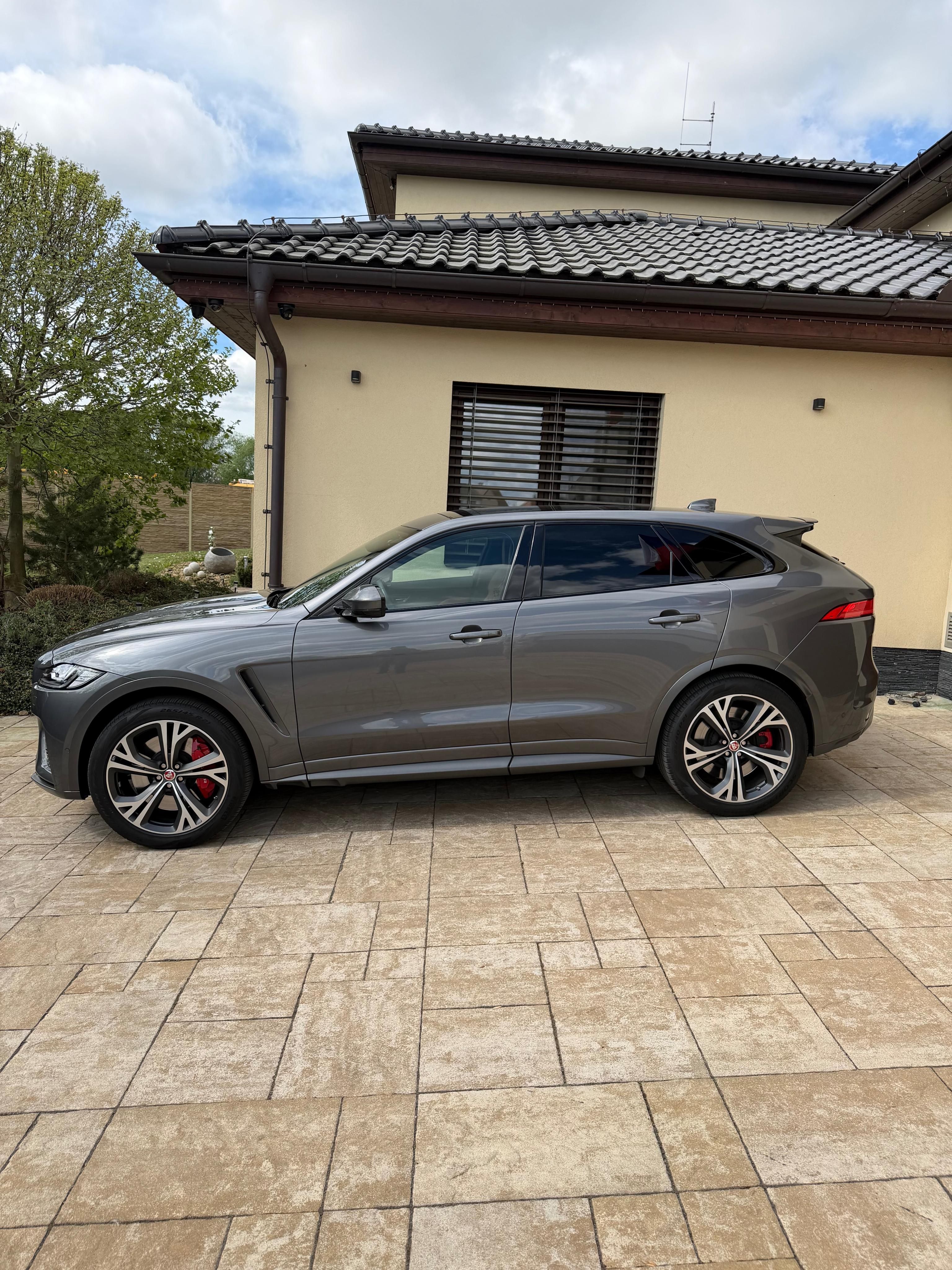 Jaguar F-Pace, Jaguar F-Pace SVR AWD 405 kW | - fotka 2