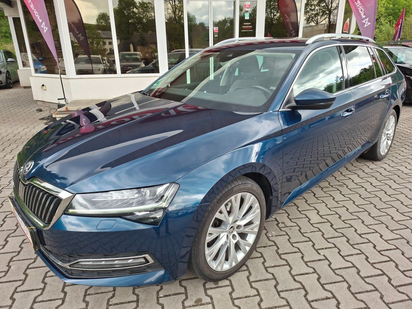 Škoda Superb, 2.0TDI 110kW DSG -WEBASTO-DCC - fotka 4