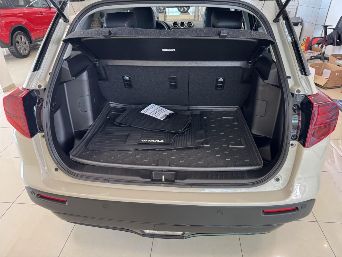 Suzuki Vitara, 1,4 Elegance Allgrip Black ed. - fotka 6