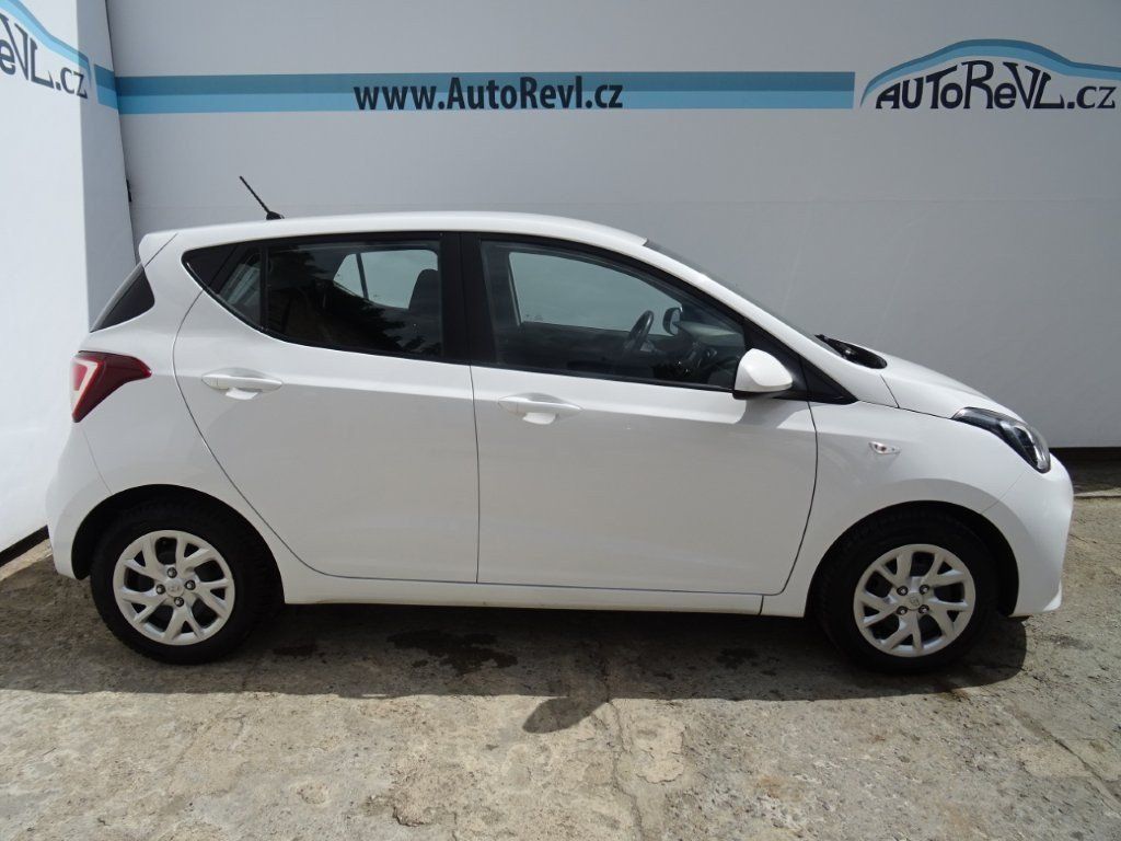 Hyundai i10, 1.0i,NovéČR,S.kniha,klima - fotka 3
