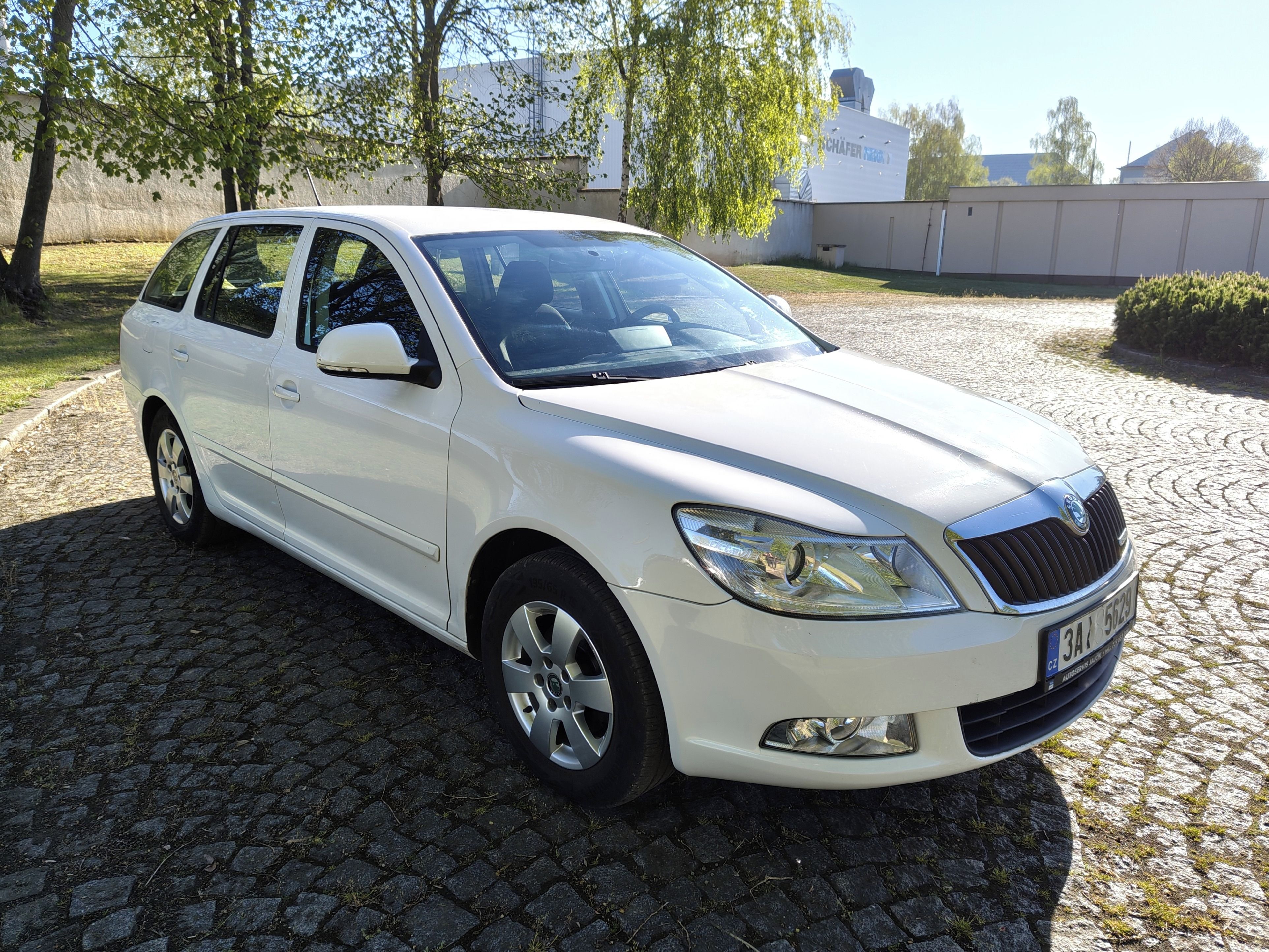 Škoda Octavia, 1,6TDi, nová v ČR - fotka 3