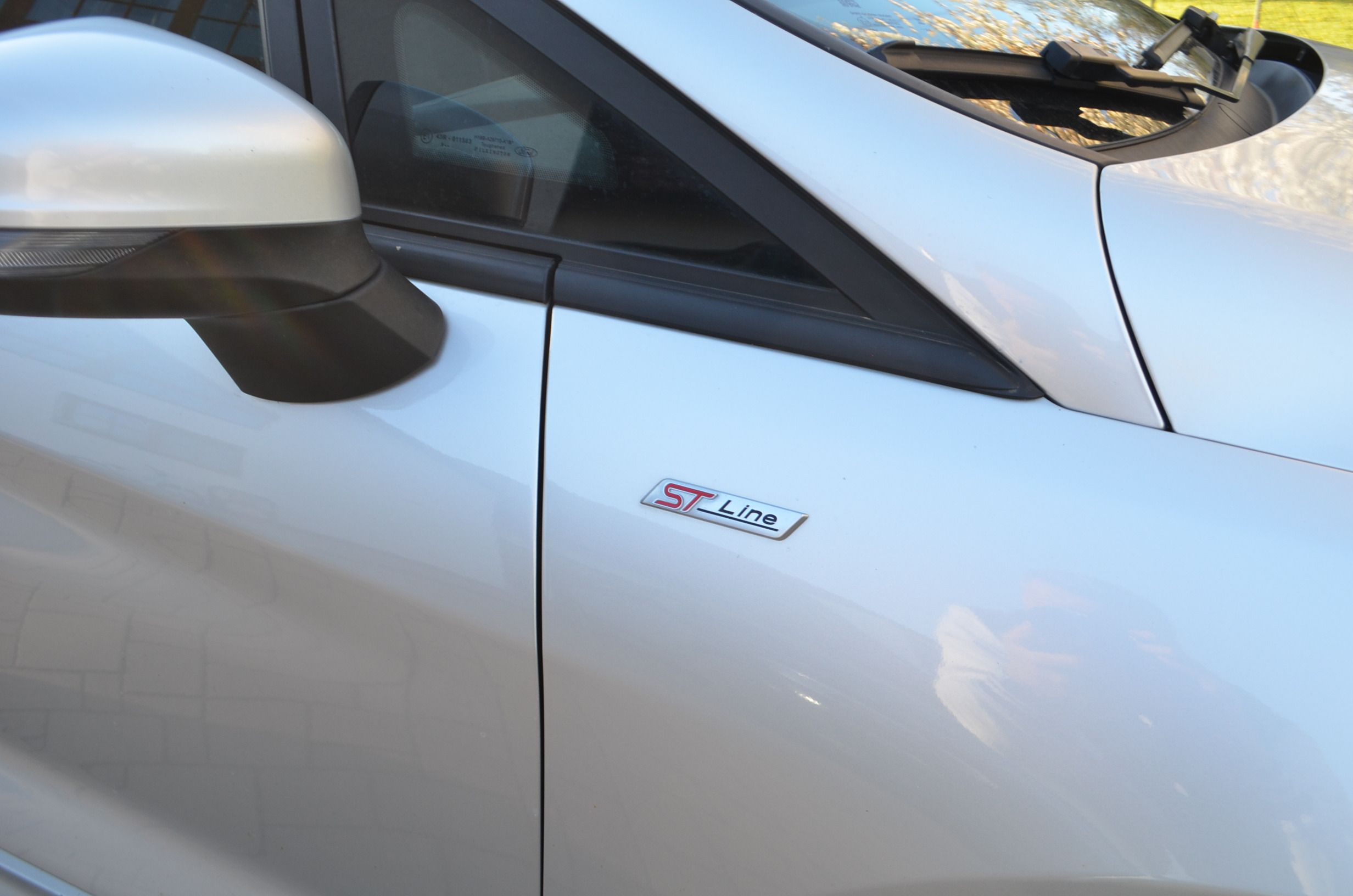 Ford Fiesta, 1.5TDCI 90KONÍ ST-LINE 5-DVÉŘ - fotka 4