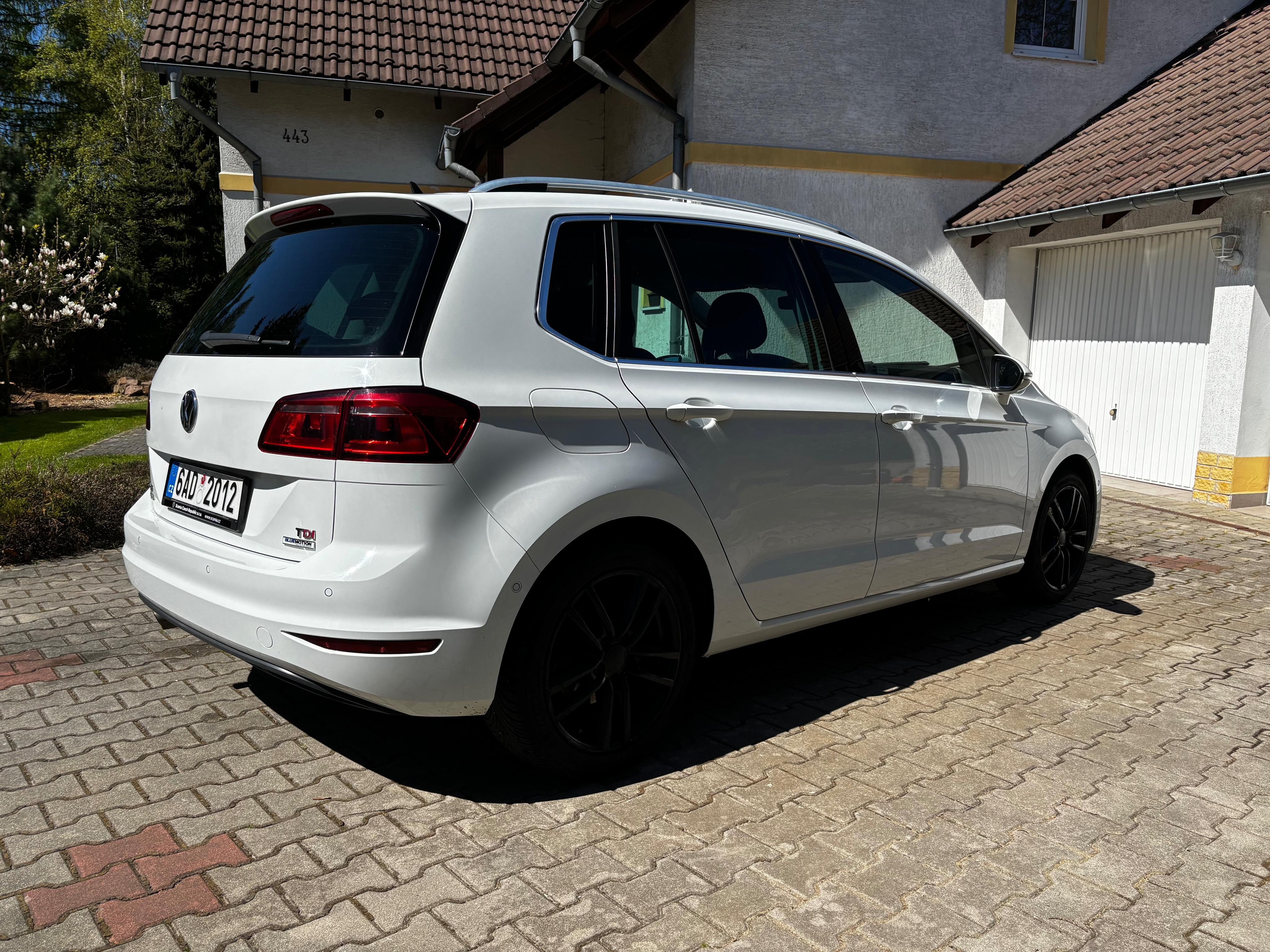 Volkswagen Golf Sportsvan, 1.6 TDI Highline | 1. majitel - fotka 3