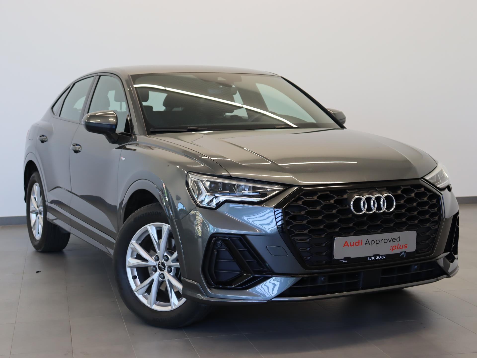 Audi Q3, S line 35 TFSI 110 KW - fotka 6