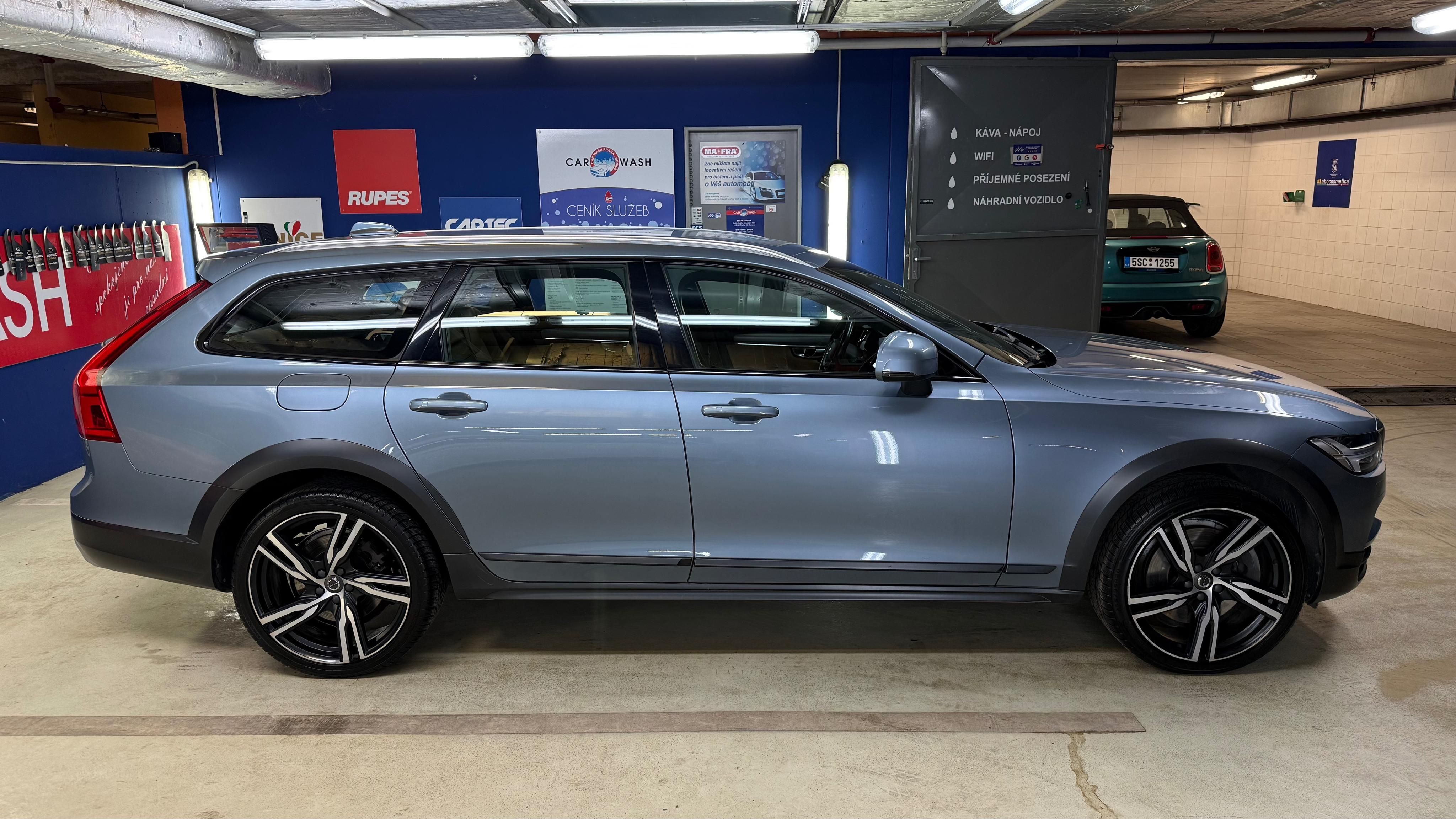 Volvo V90, Volvo V90 Cross Country D5 AWD - fotka 5