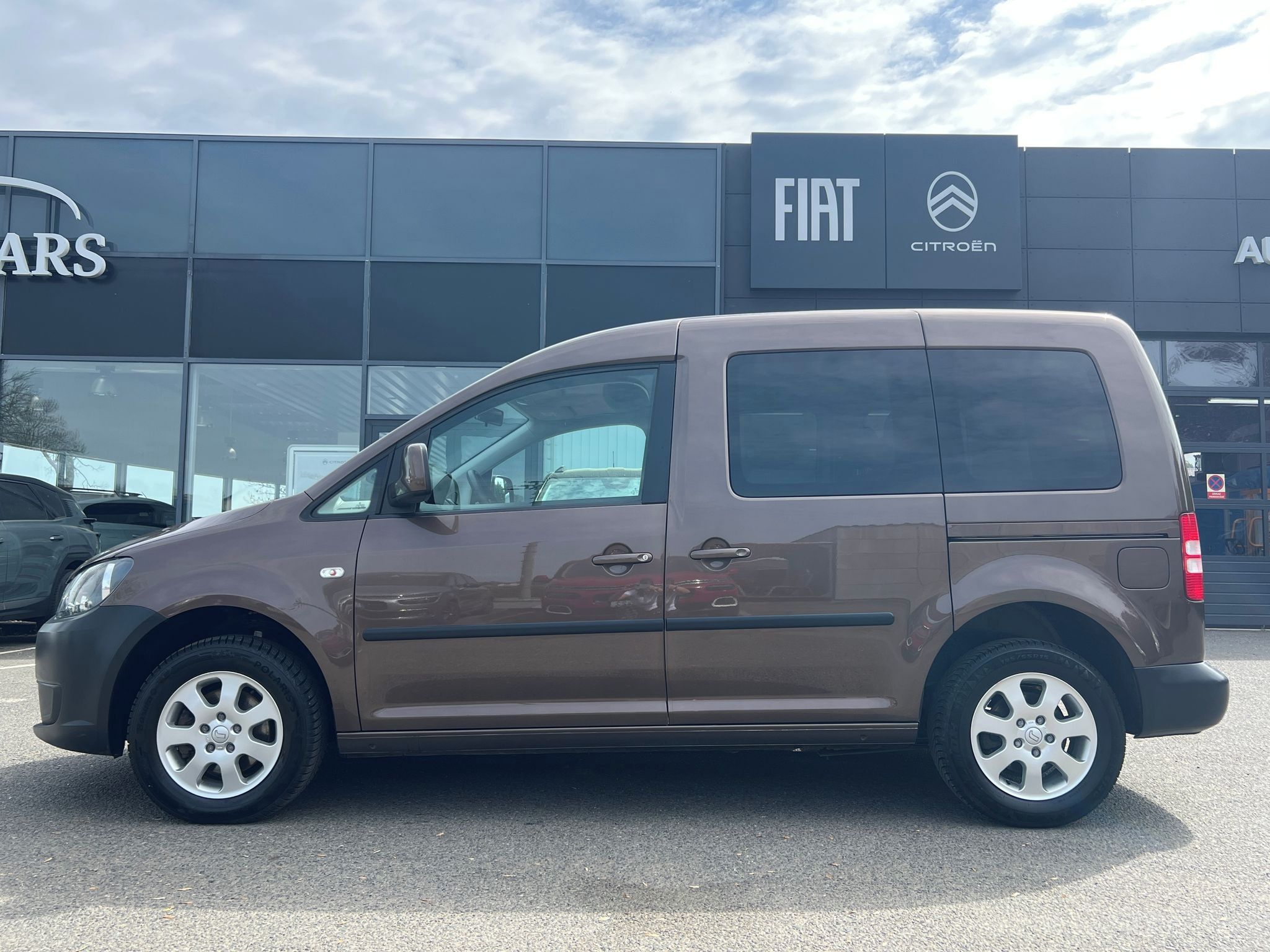 Volkswagen Caddy, 1.6 TDi 102k SERVIS ZÁRUKA - fotka 4